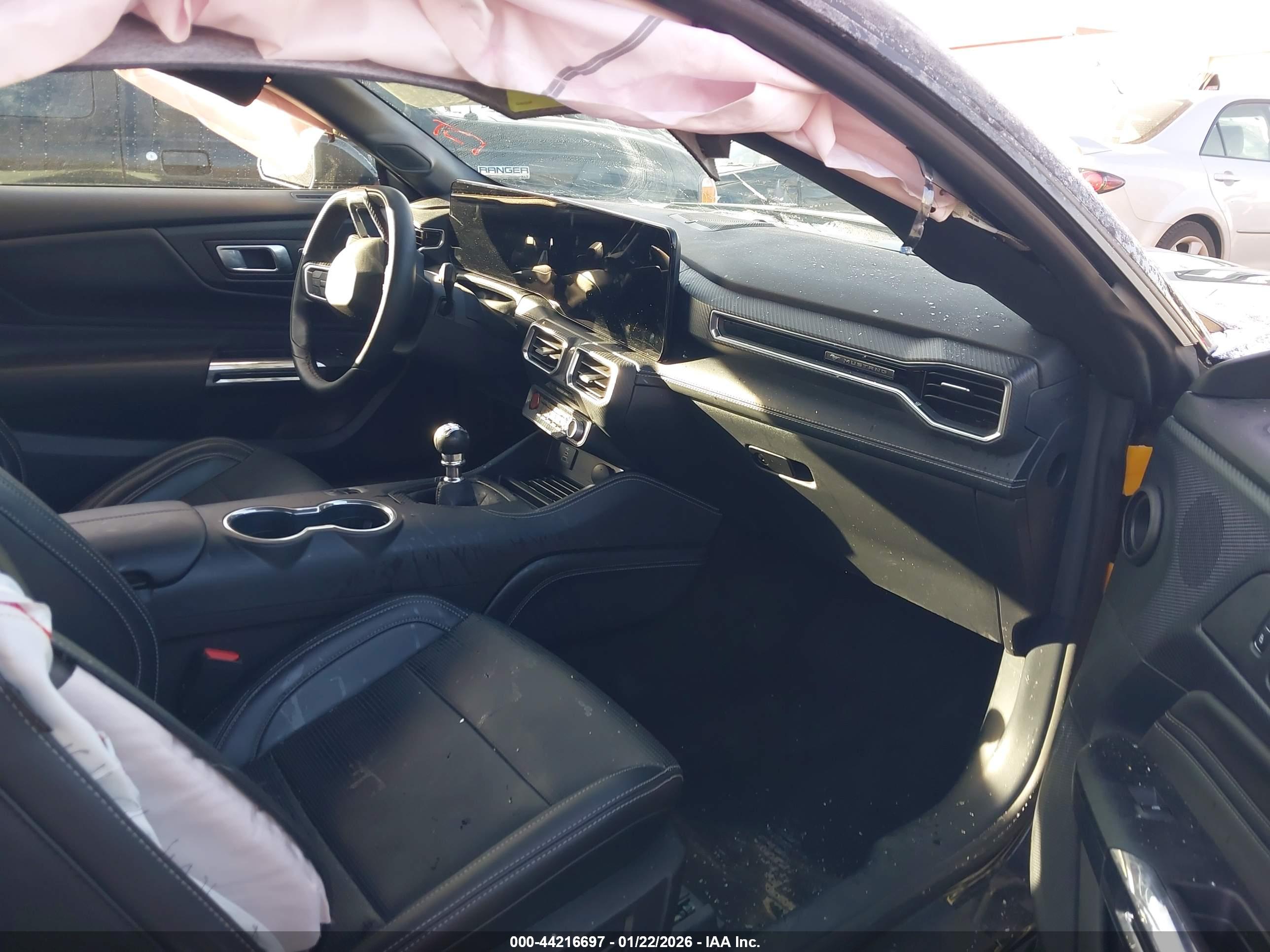 FORD MUSTANG image 5