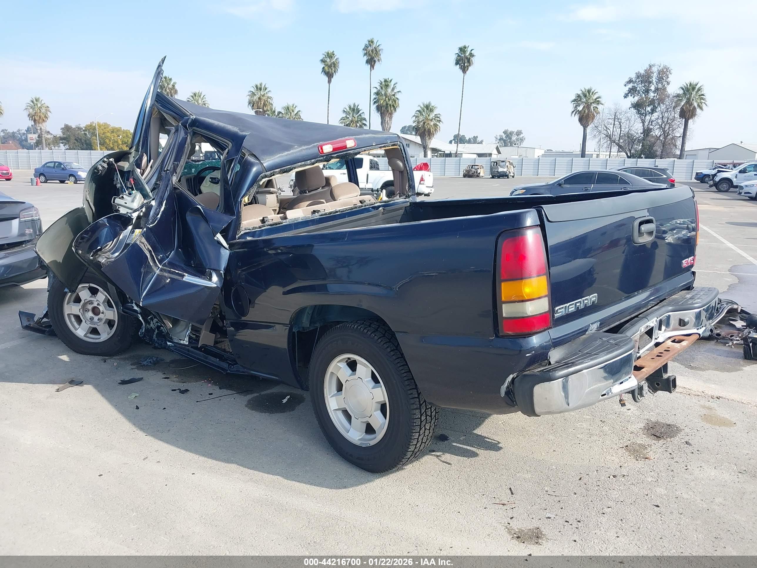GMC SIERRA image 3