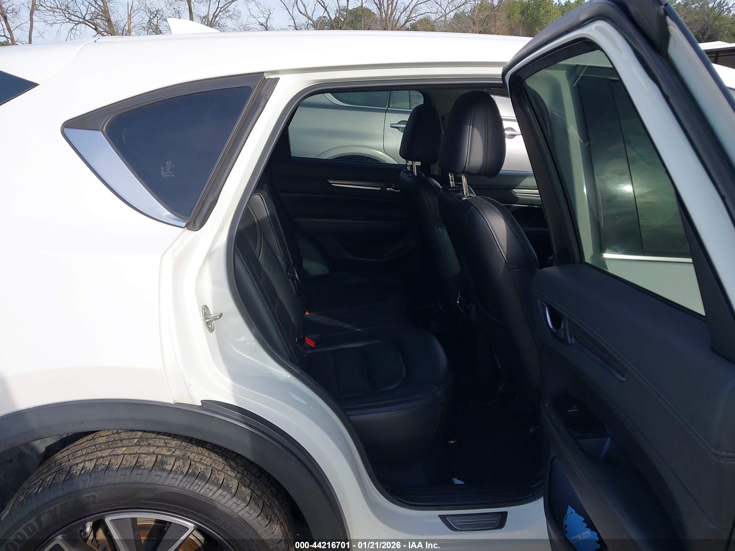 MAZDA CX-5 image 8