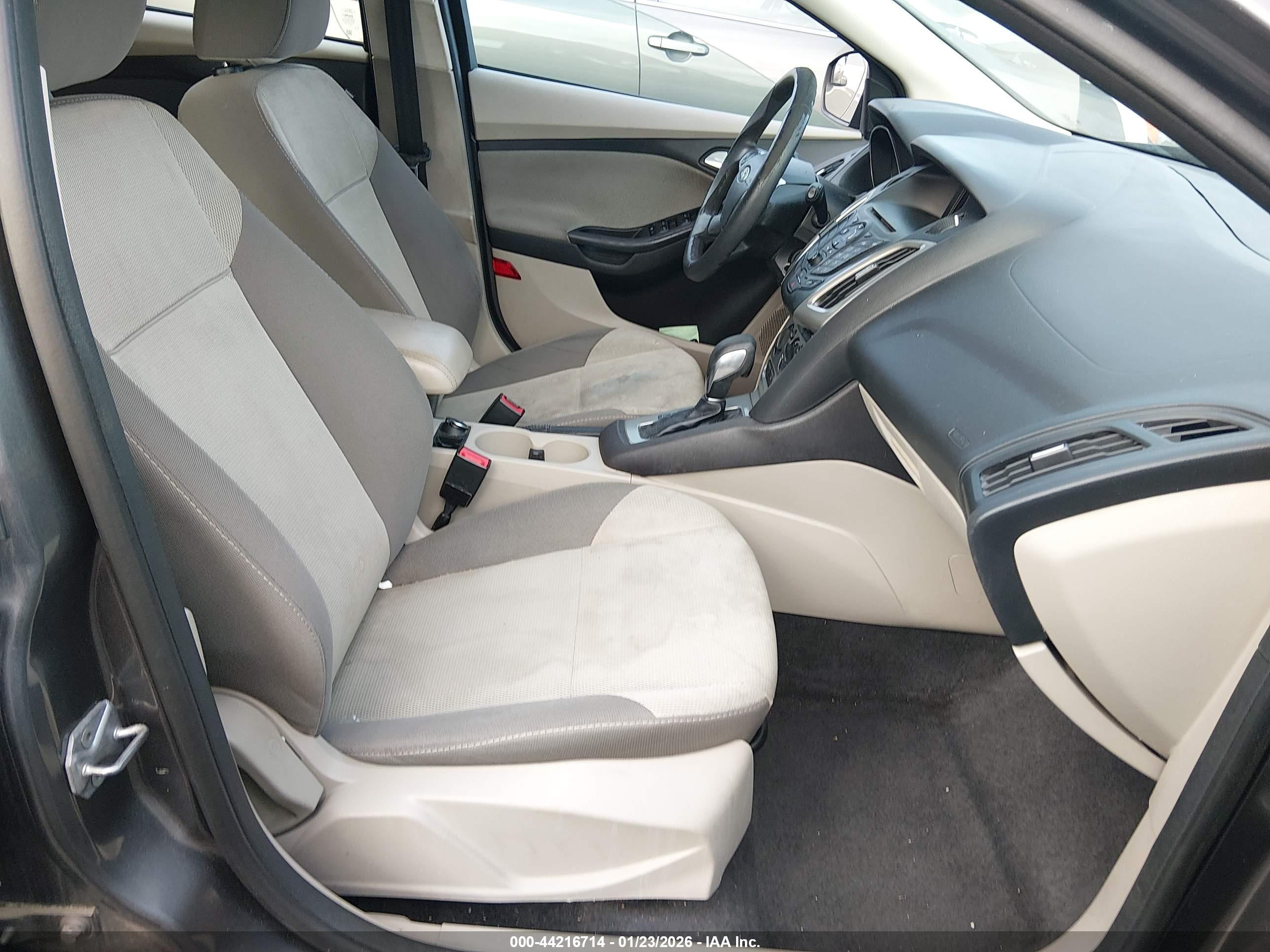 FORD FOCUS image 5