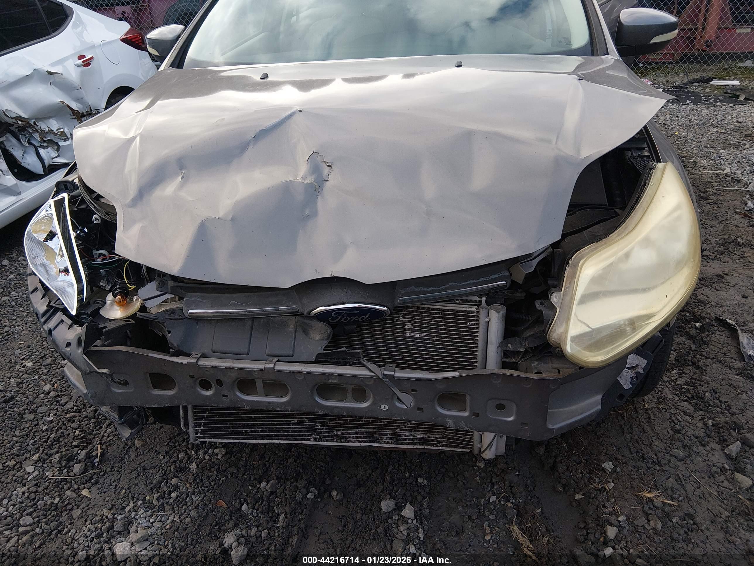 FORD FOCUS image 6