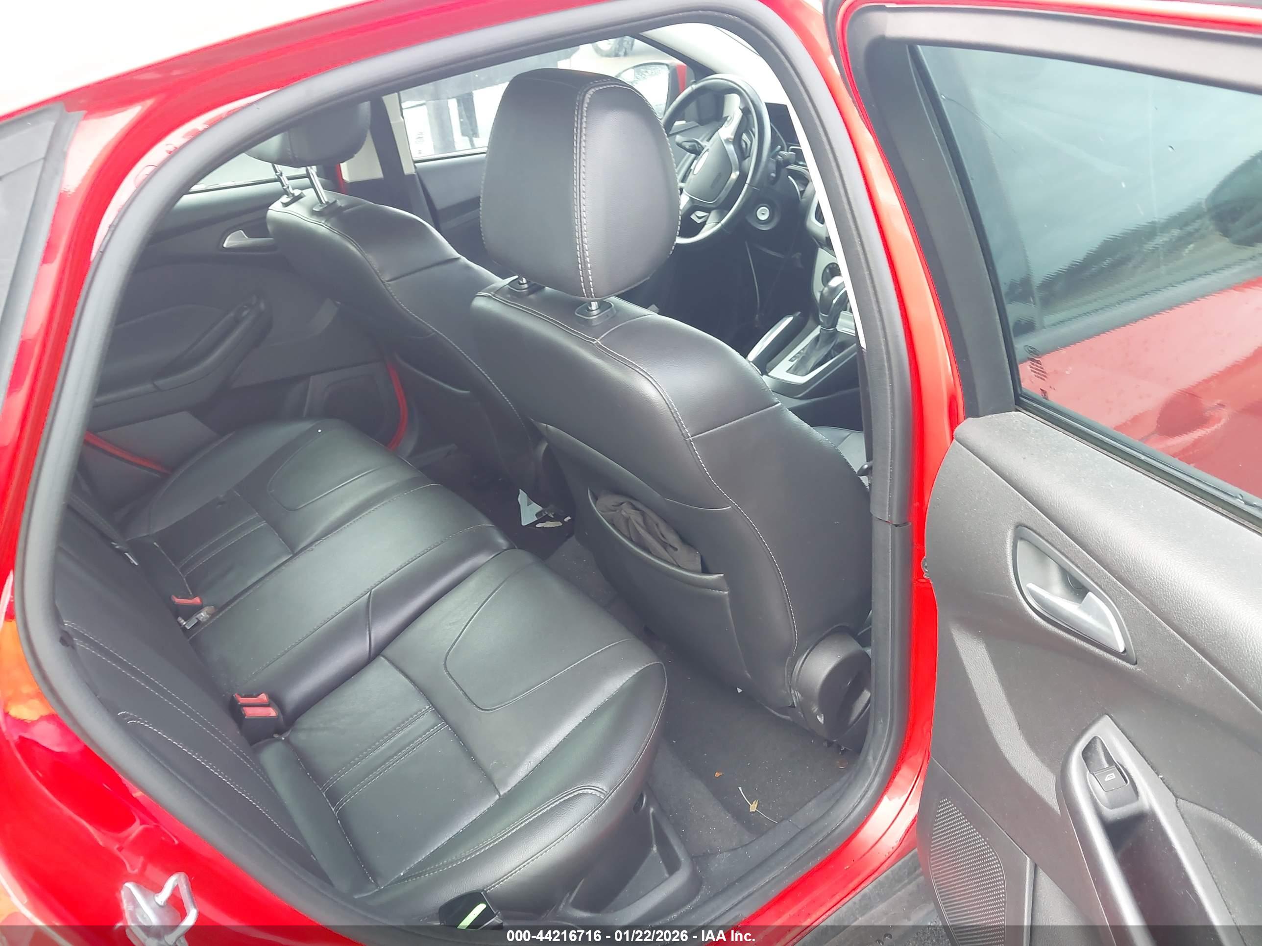 FORD FOCUS image 8