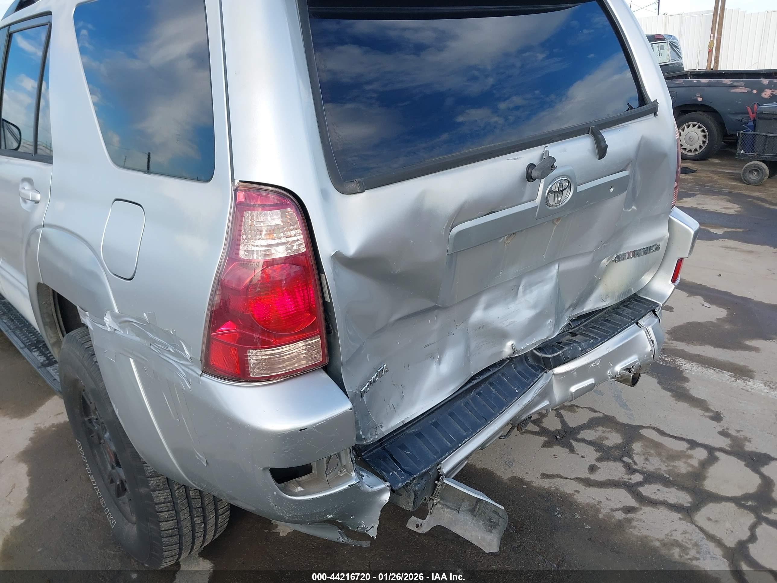 TOYOTA 4RUNNER image 6