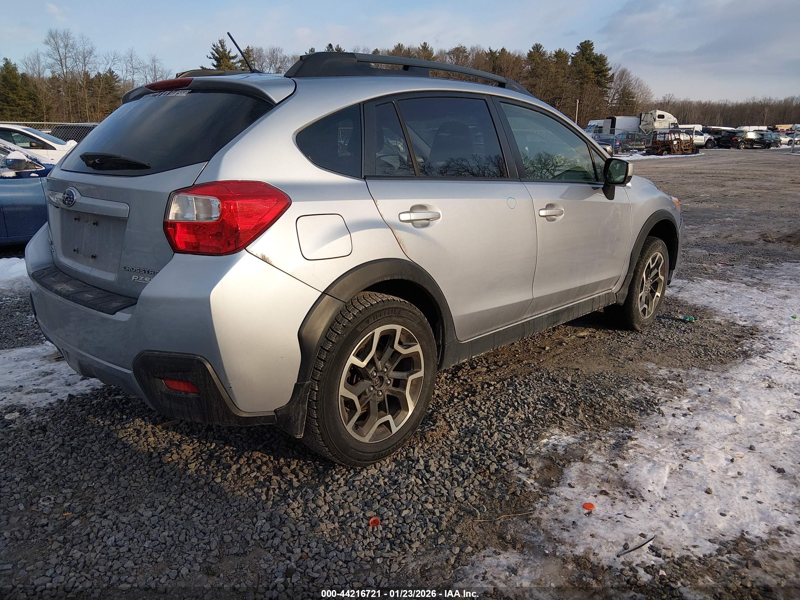SUBARU CROSSTREK image 4