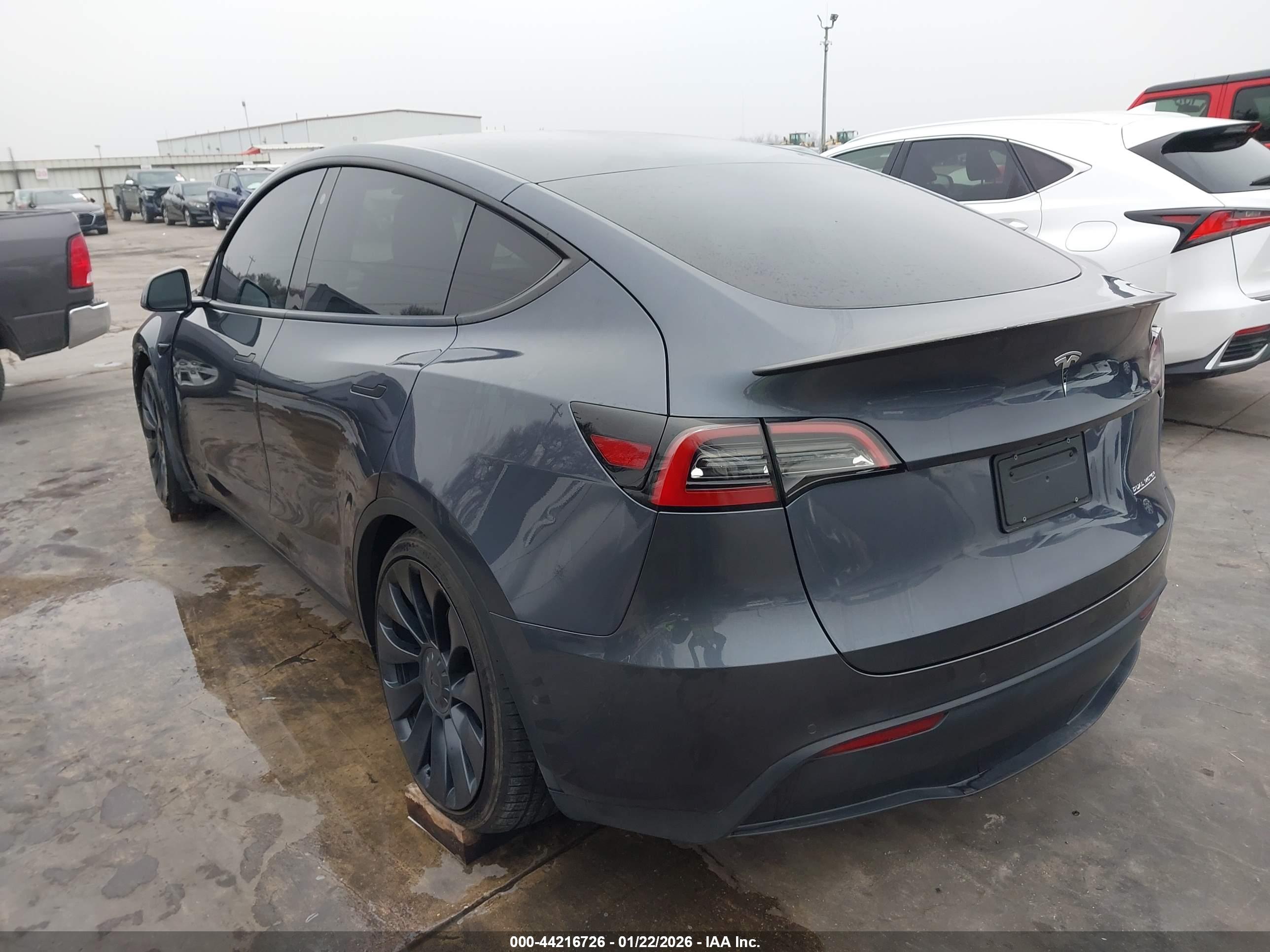 TESLA MODEL image 3