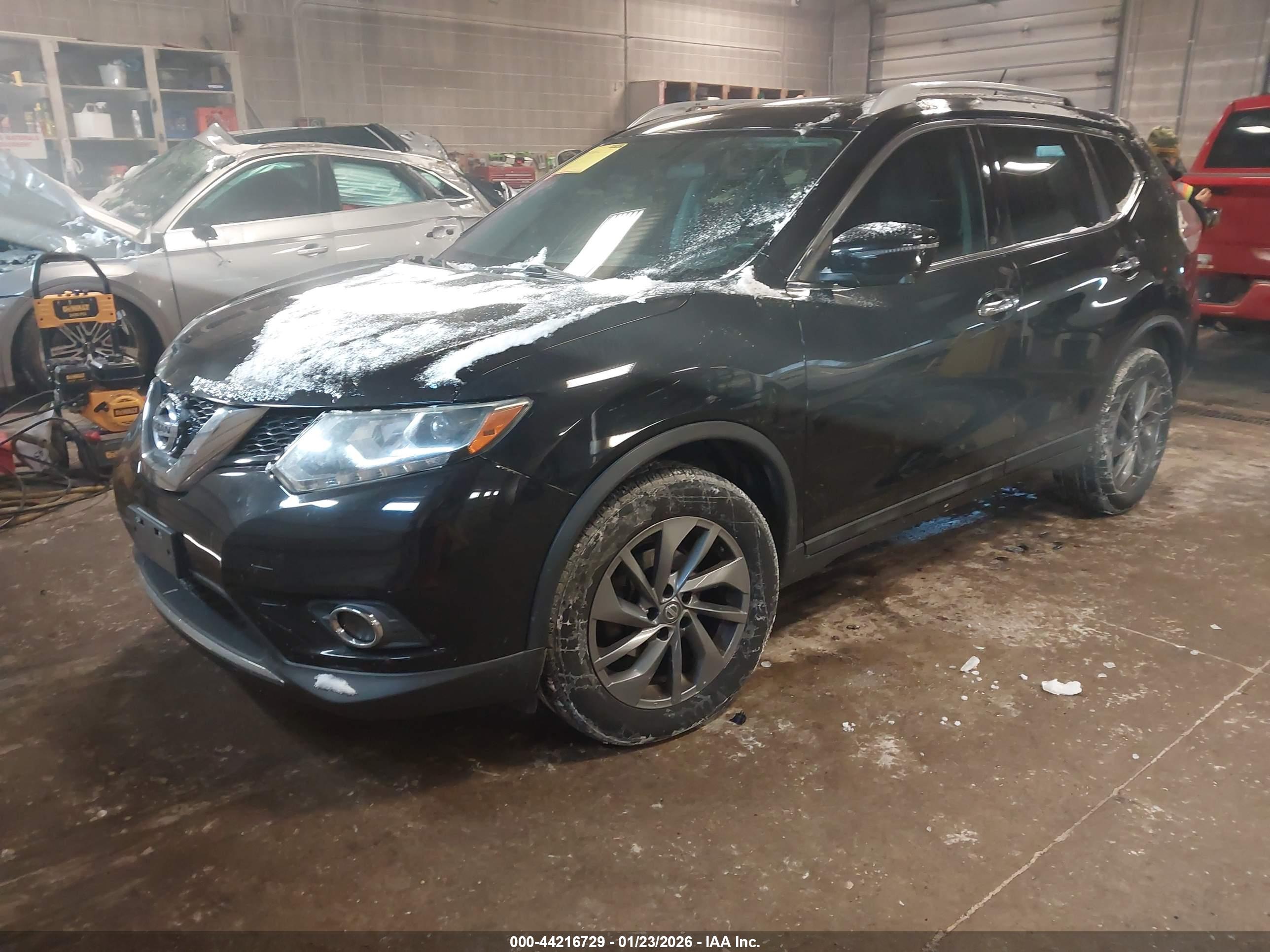 NISSAN ROGUE image 2
