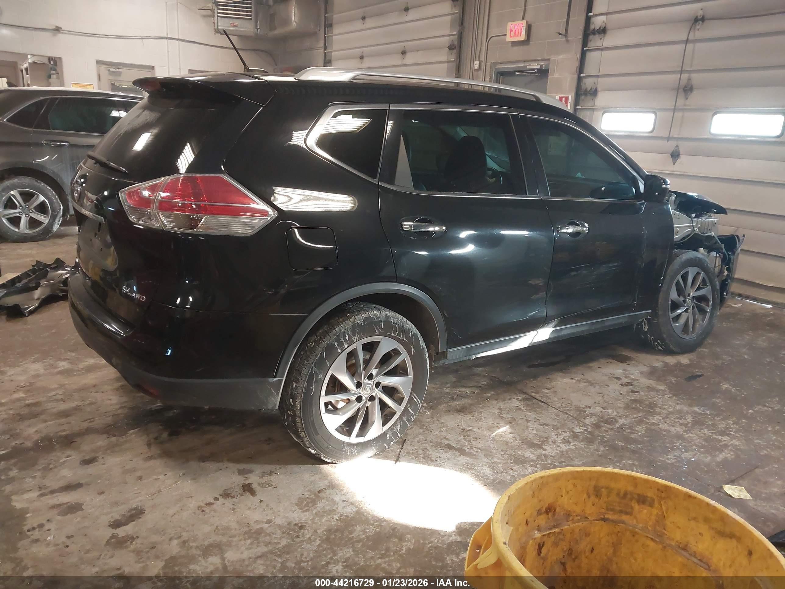 NISSAN ROGUE image 4