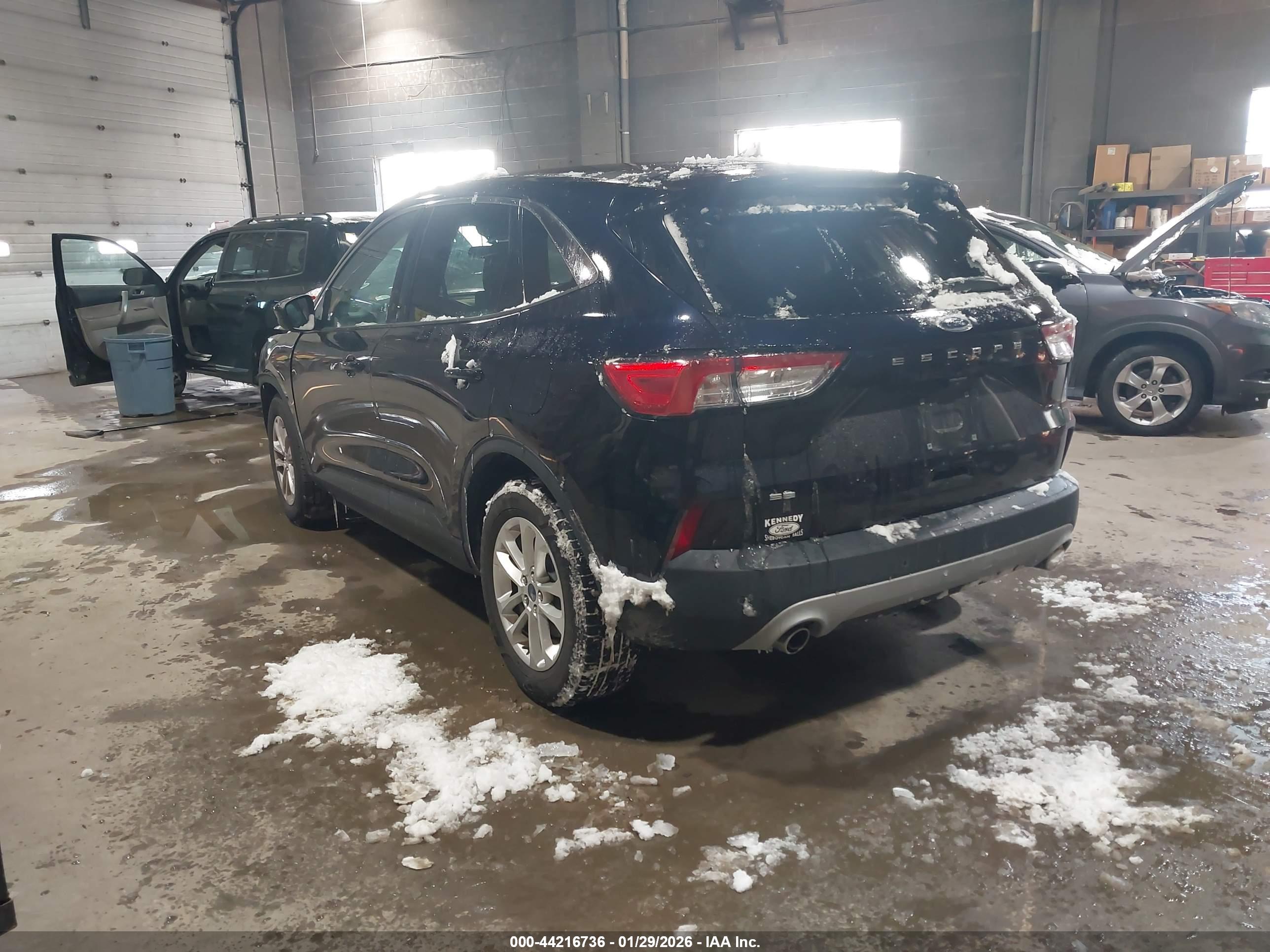 FORD ESCAPE image 3
