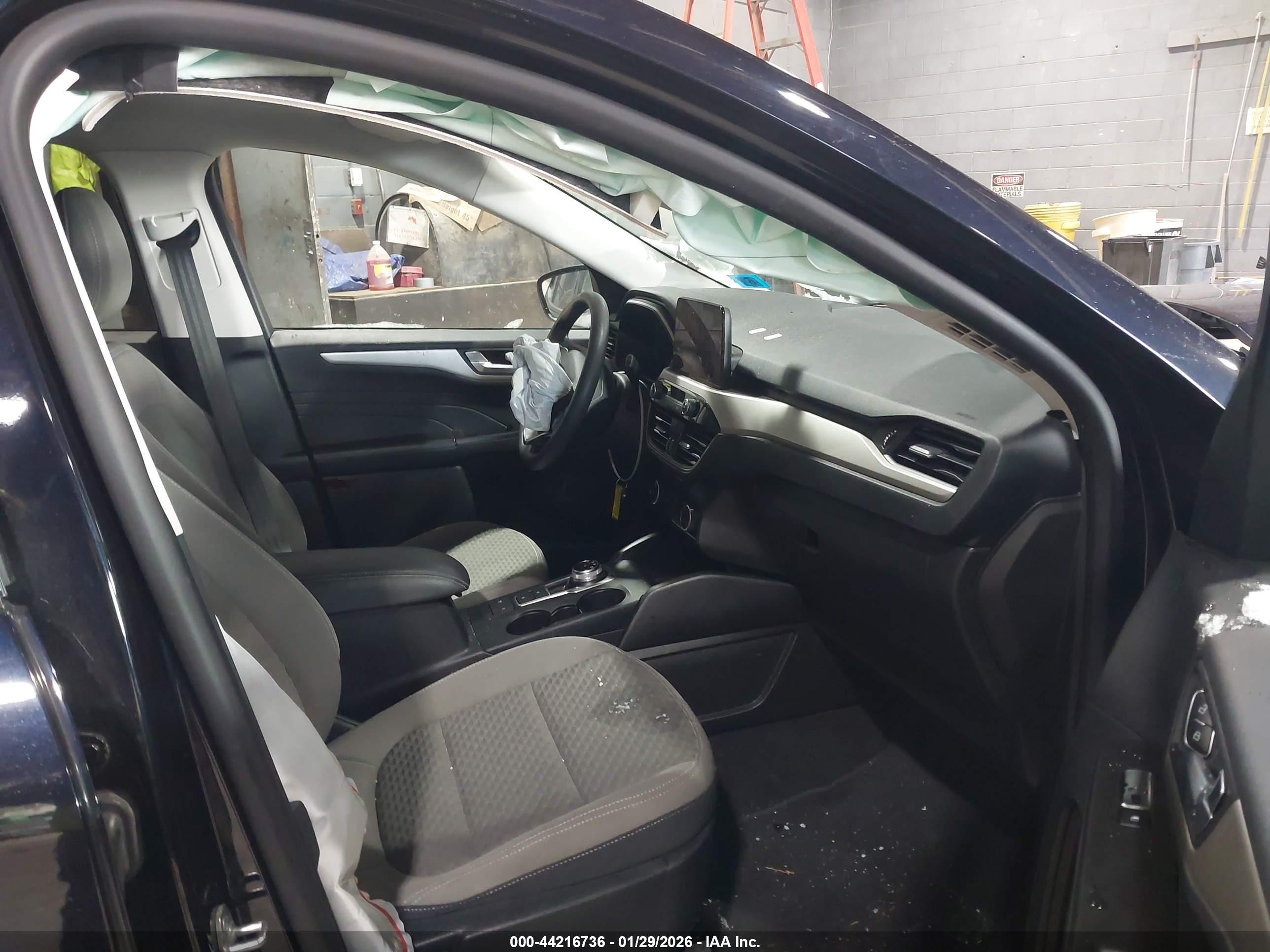 FORD ESCAPE image 5