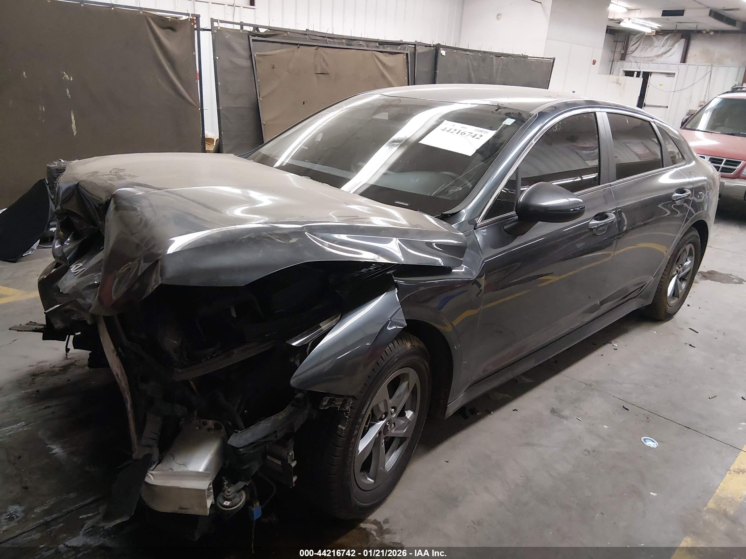 KIA K5 image 2
