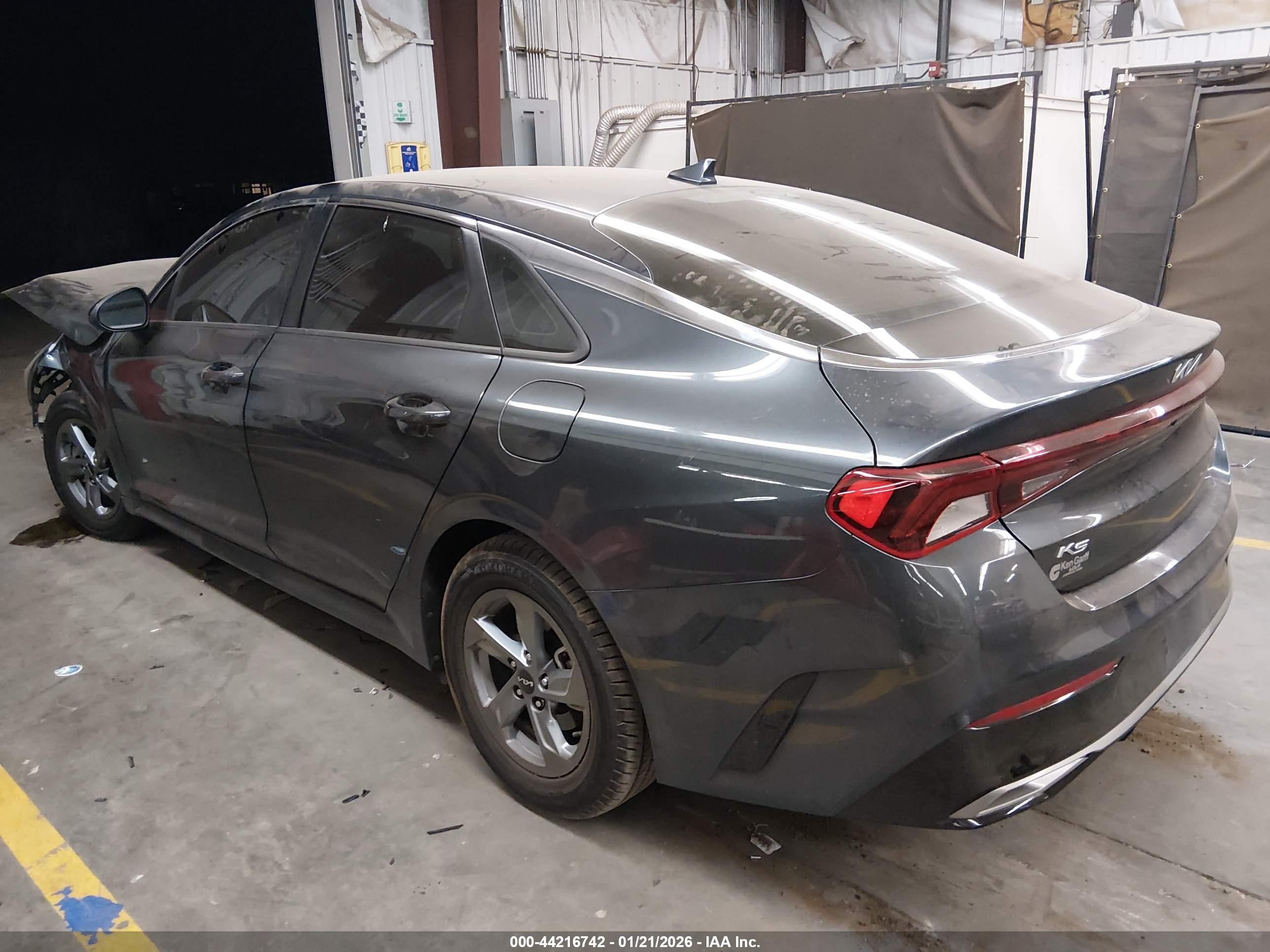 KIA K5 image 3