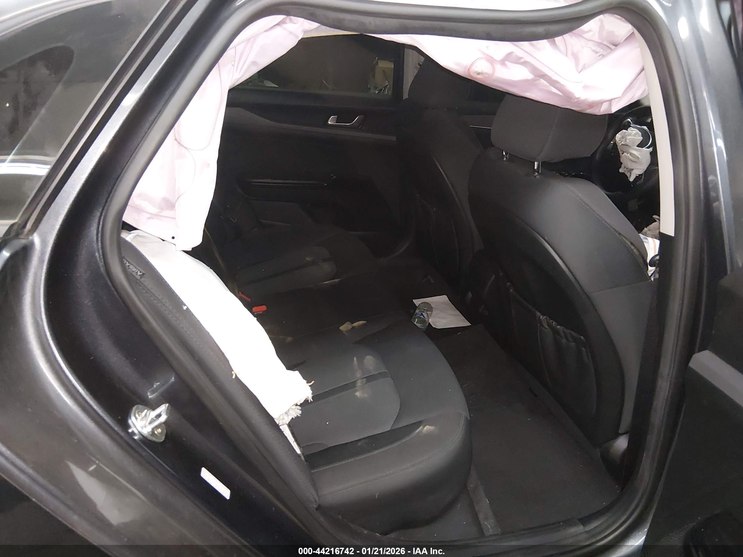 KIA K5 image 8