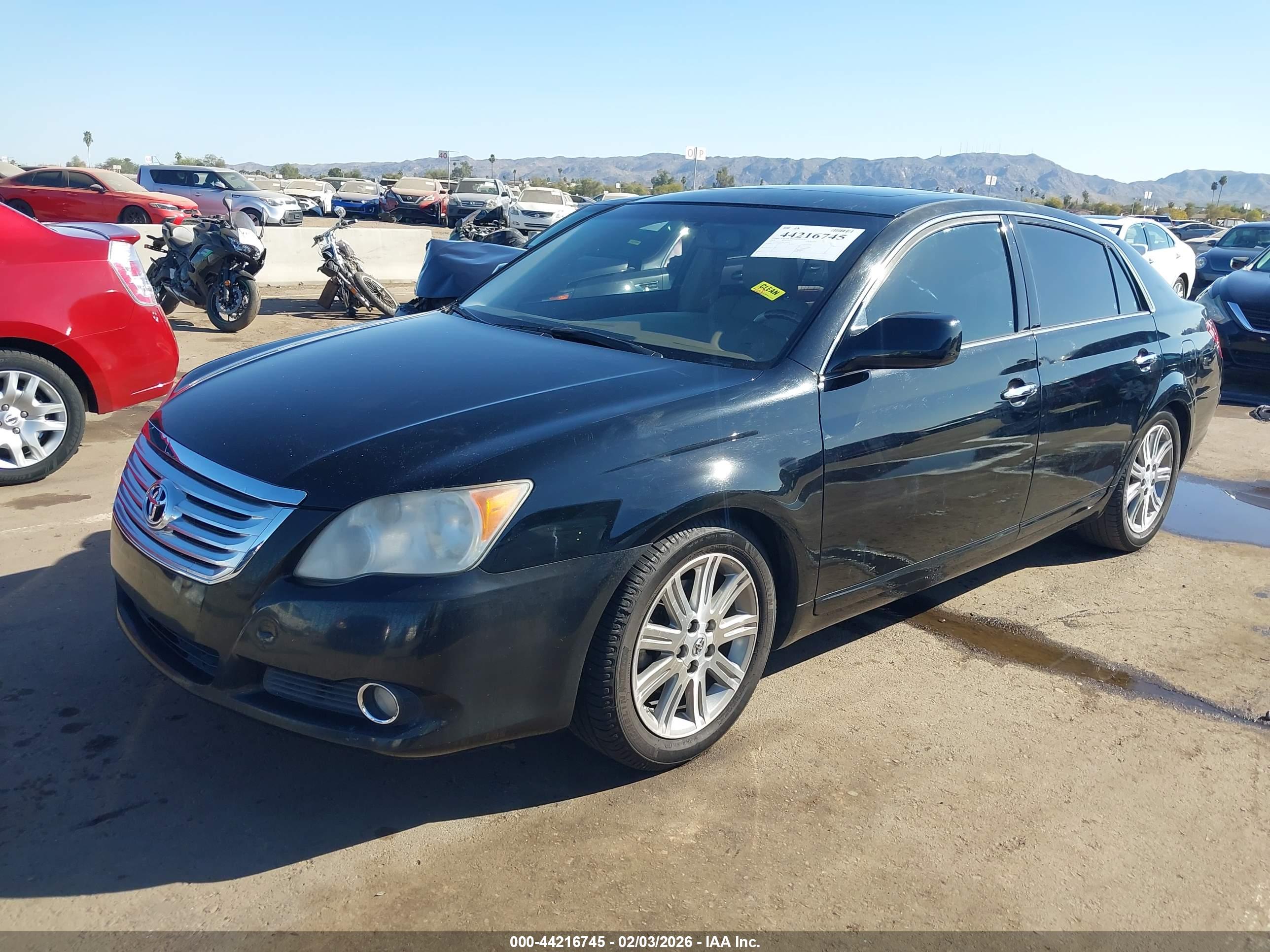 TOYOTA AVALON image 2