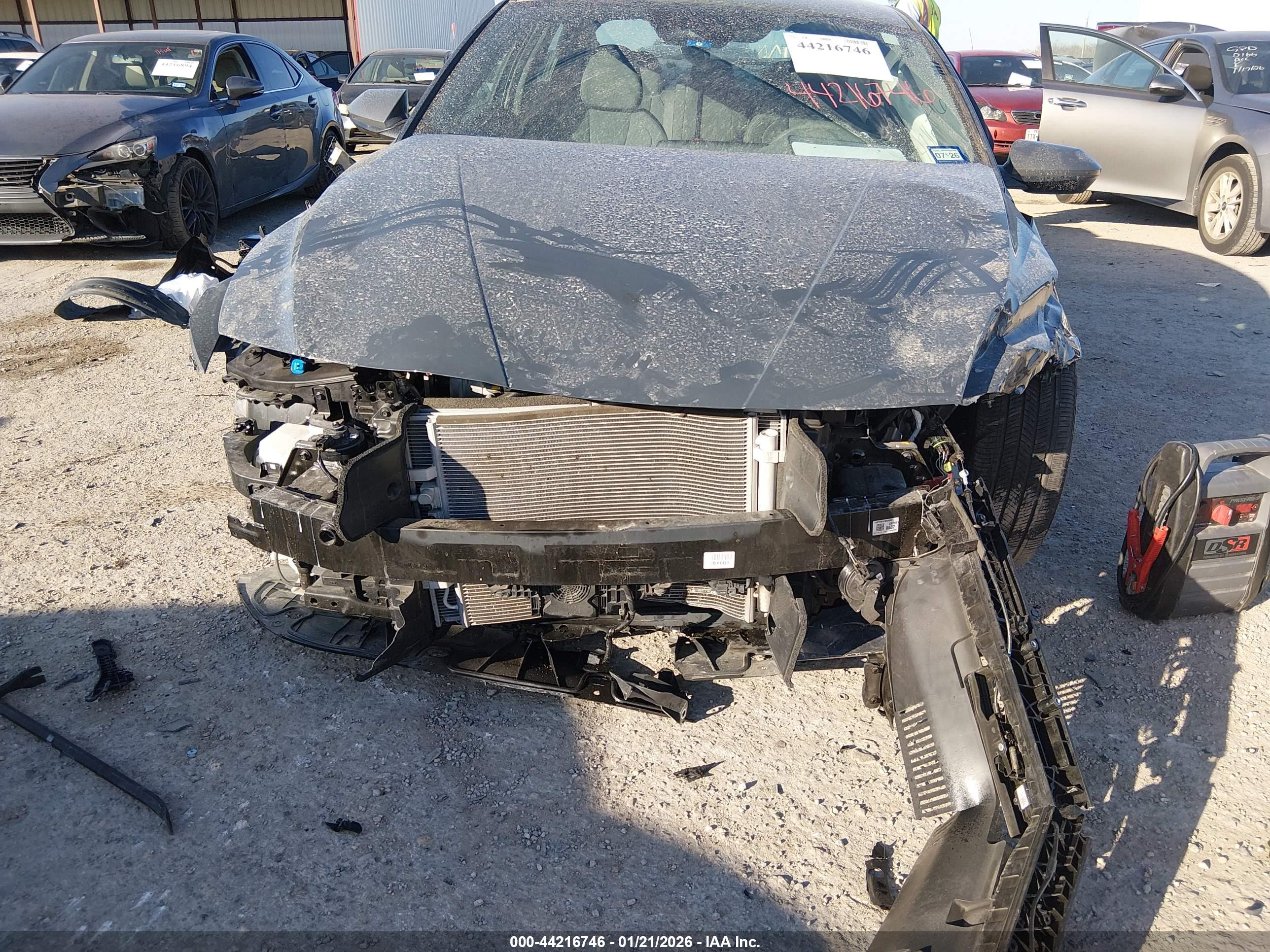 HYUNDAI ELANTRA image 6