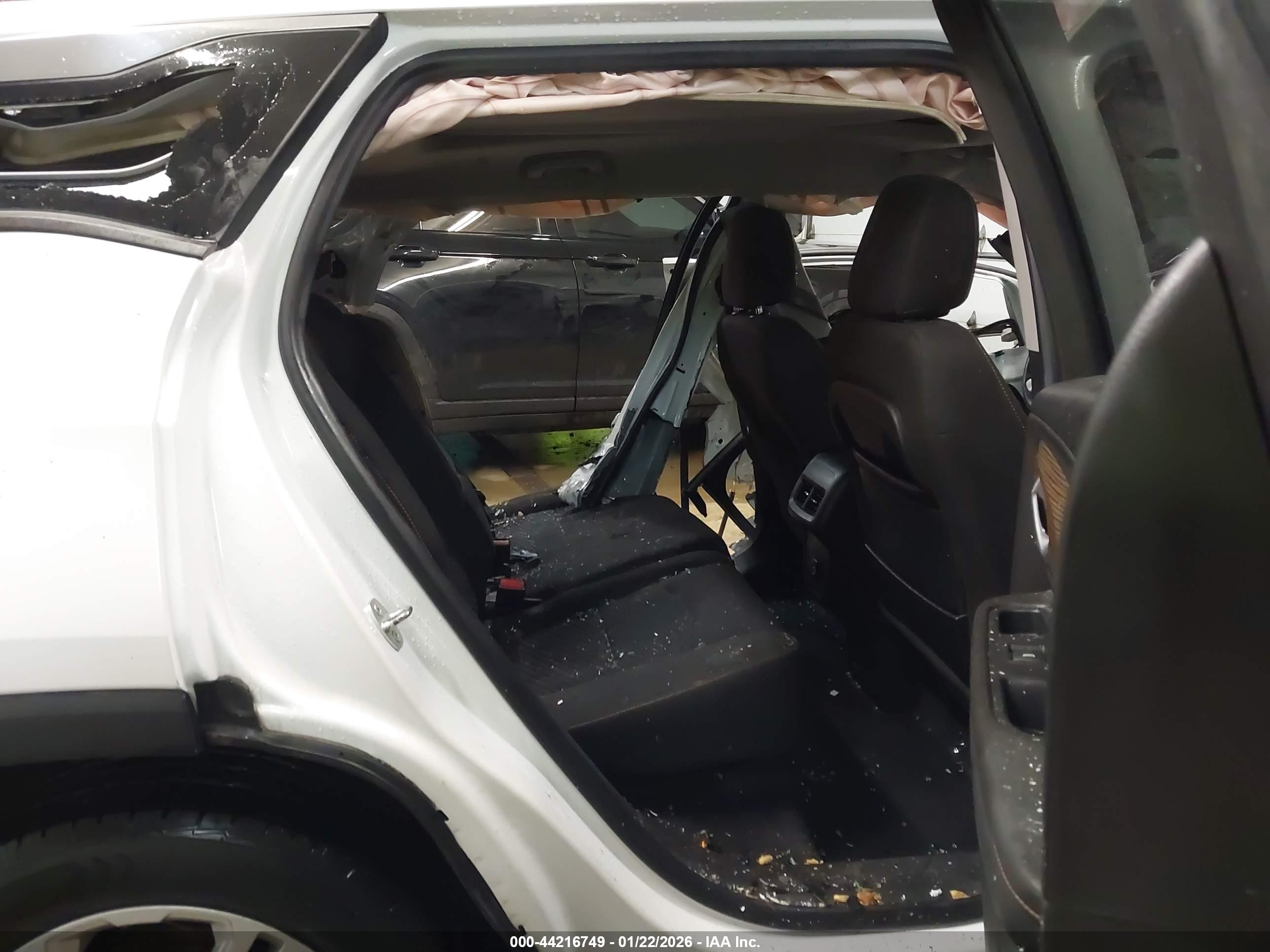 GMC TERRAIN image 8