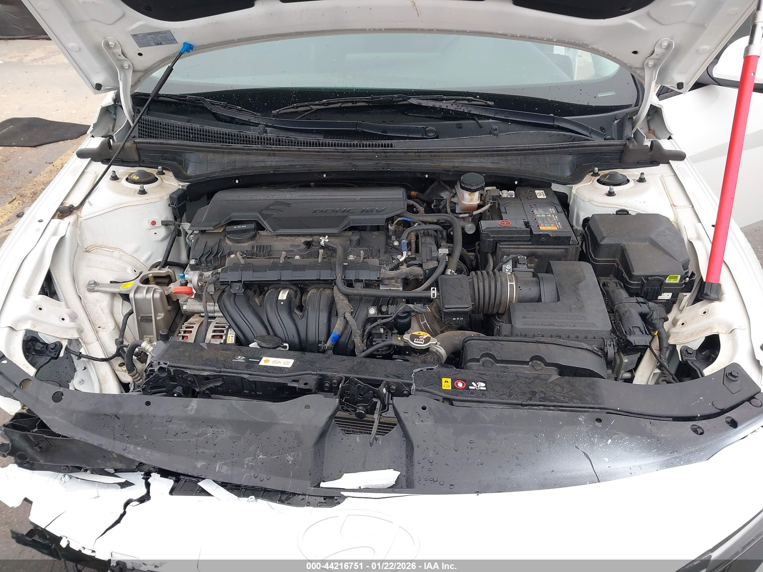 HYUNDAI ELANTRA image 10
