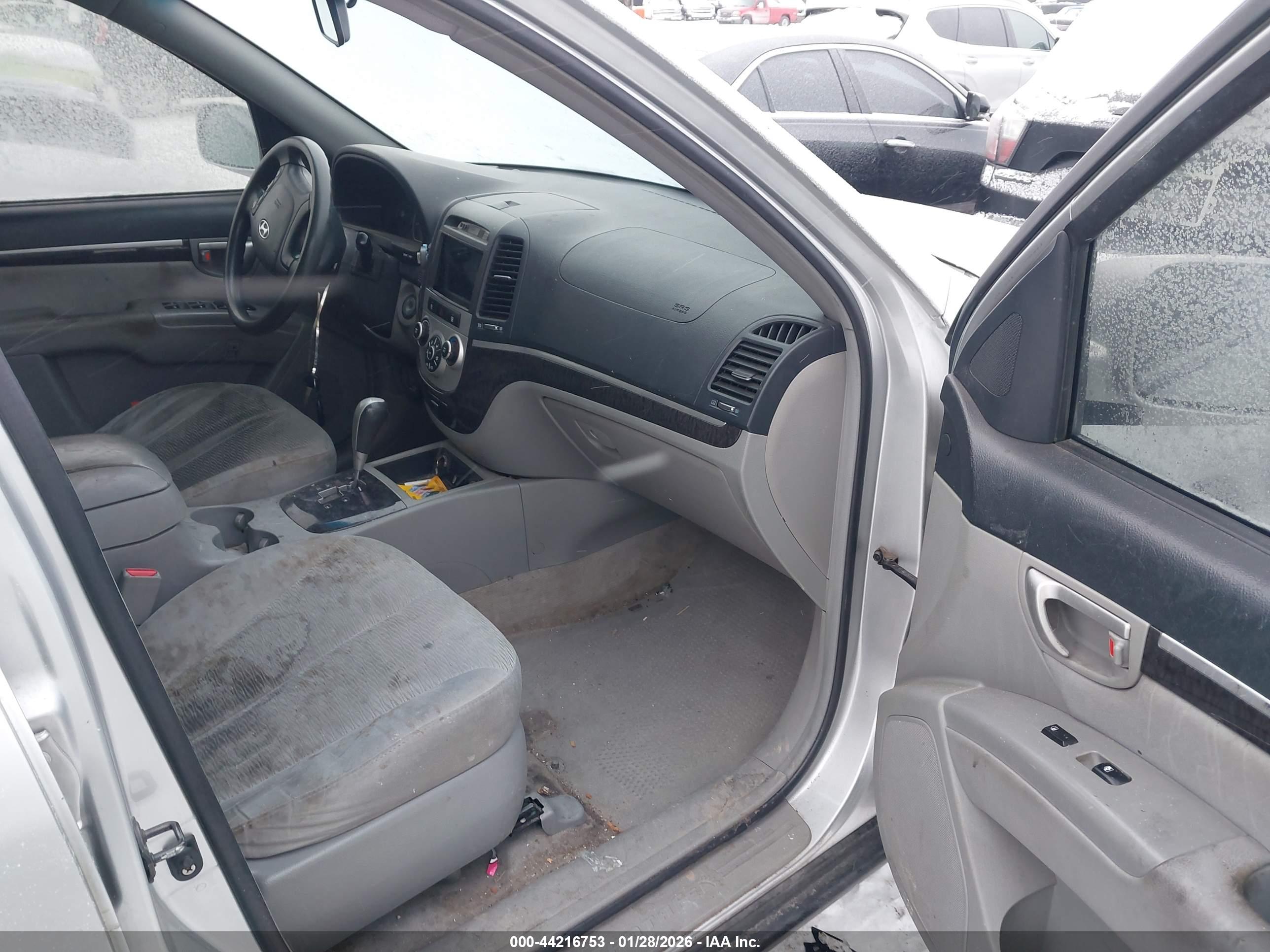 HYUNDAI SANTA image 5
