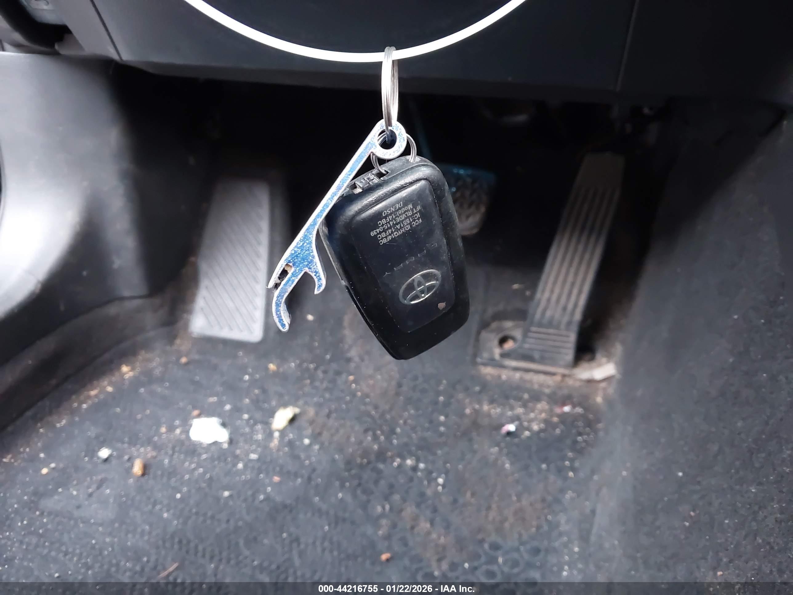 TOYOTA CAMRY image 11