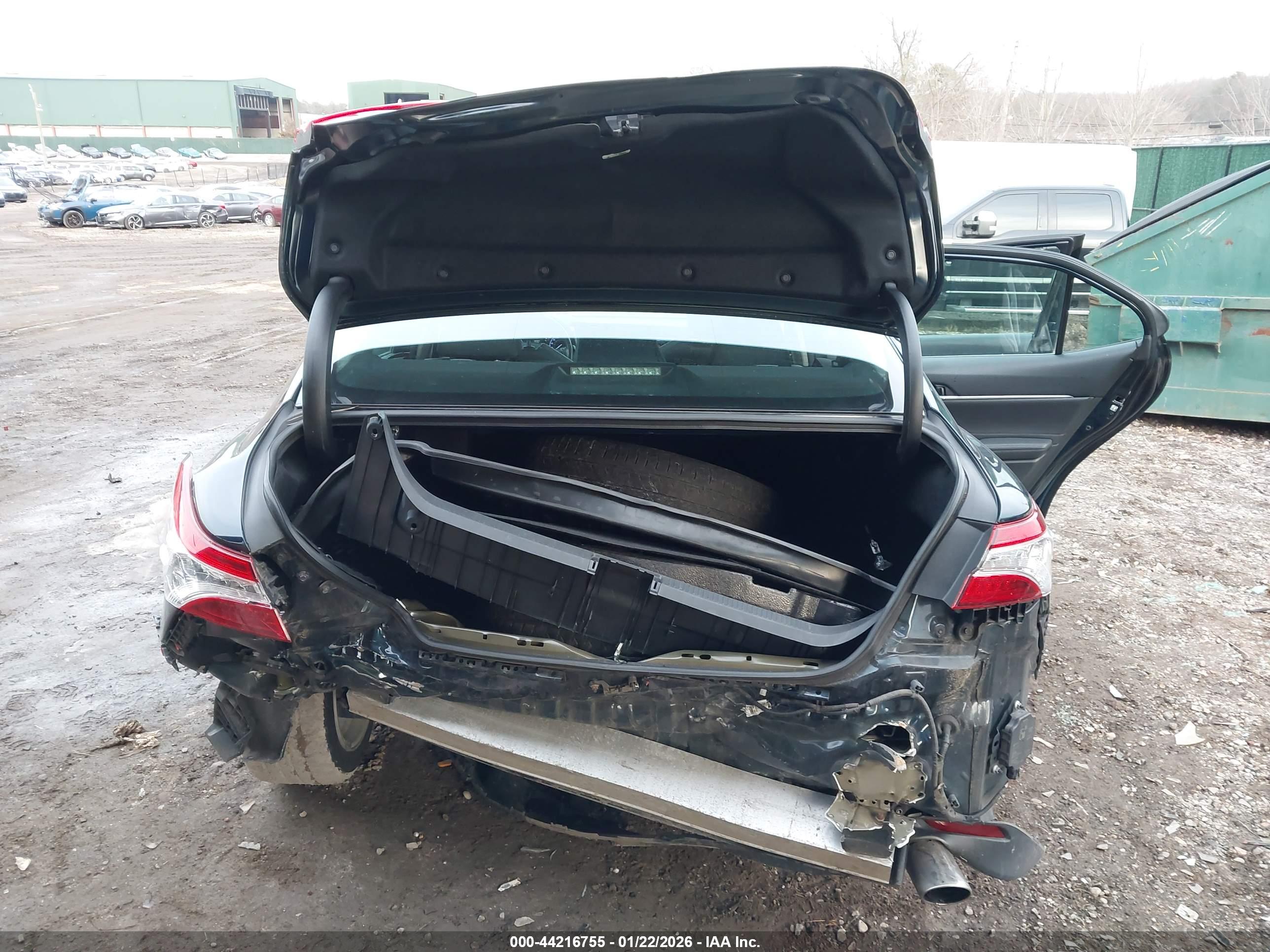 TOYOTA CAMRY image 6
