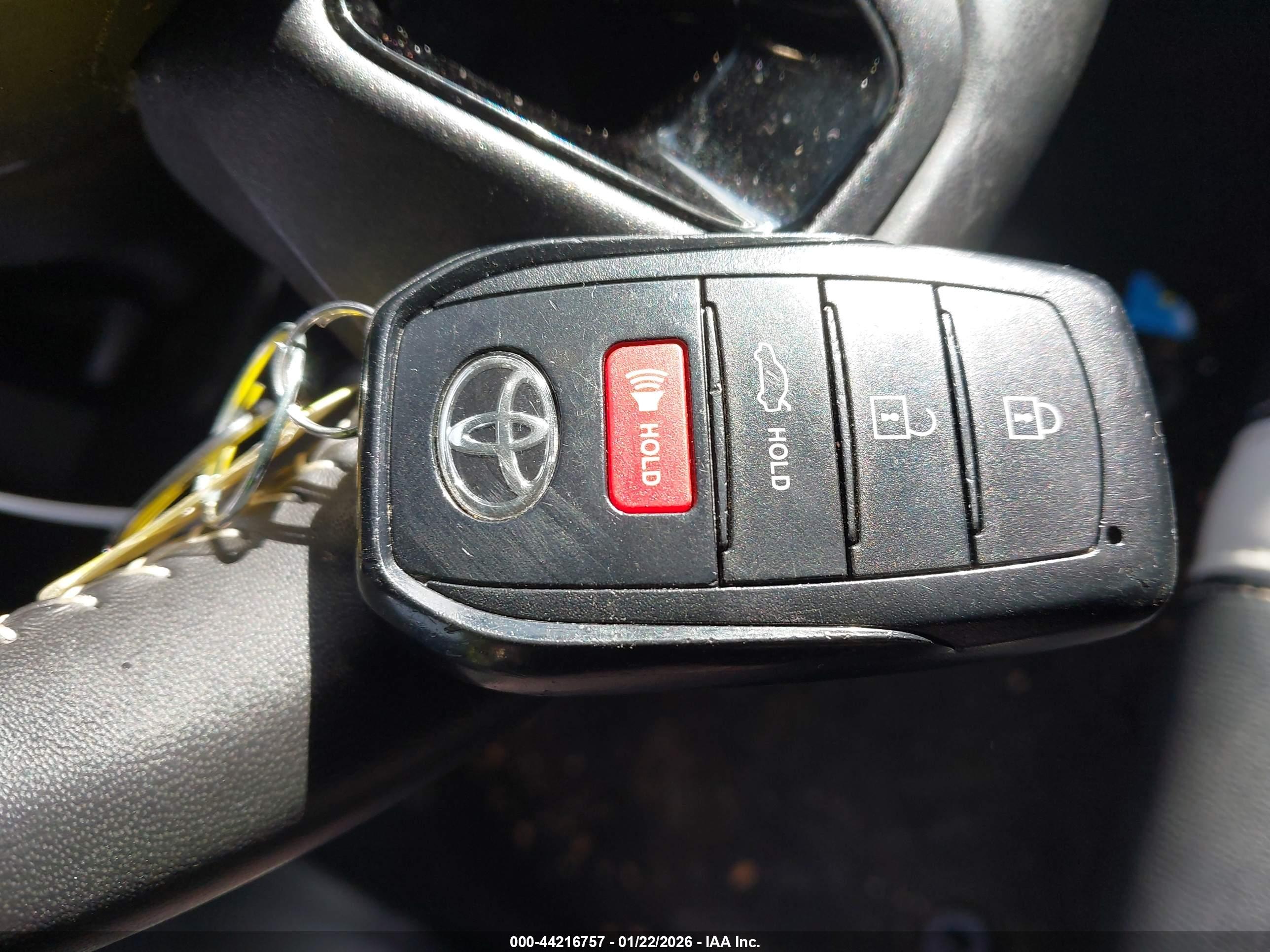 TOYOTA CAMRY image 11