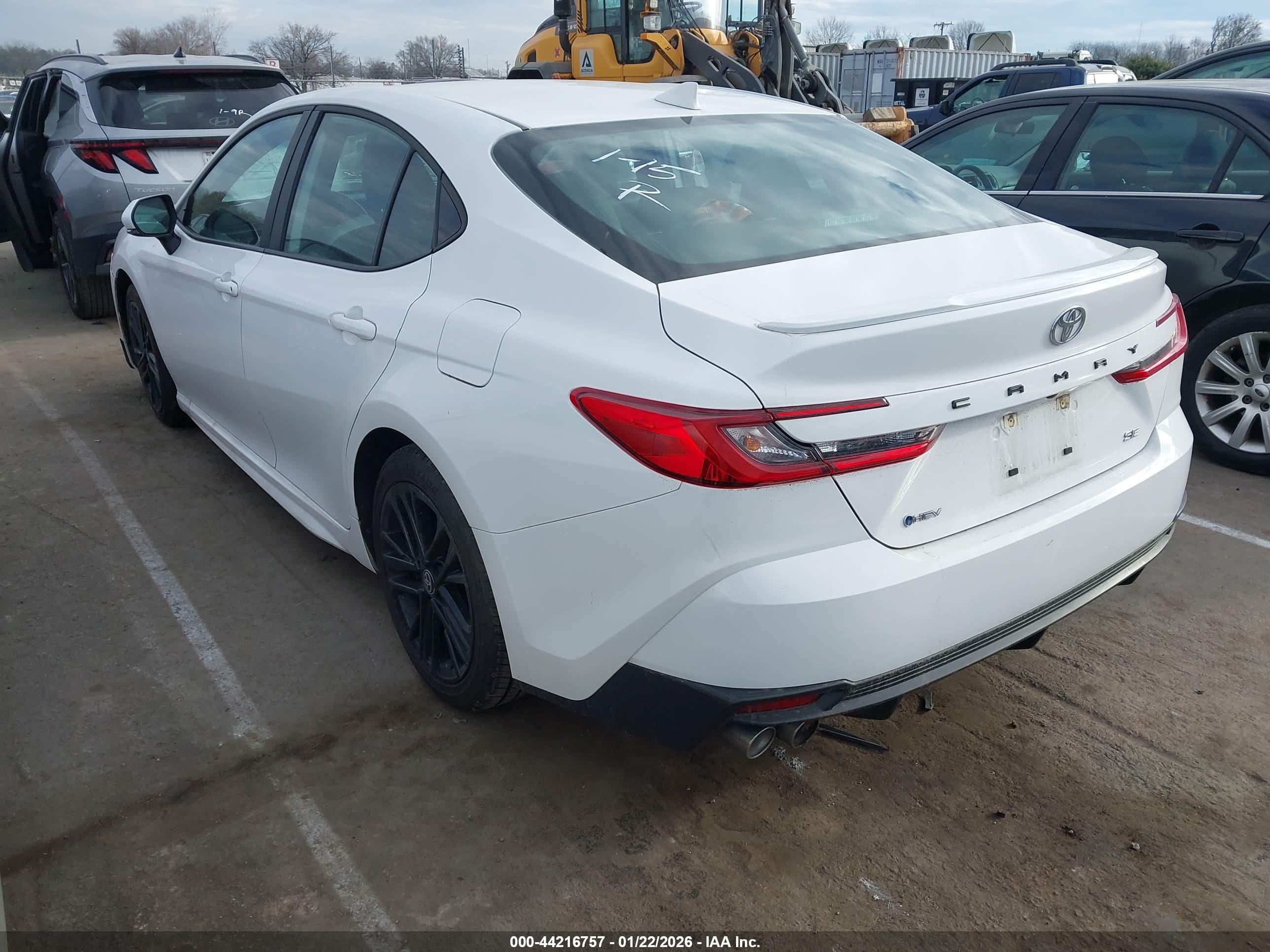 TOYOTA CAMRY image 3