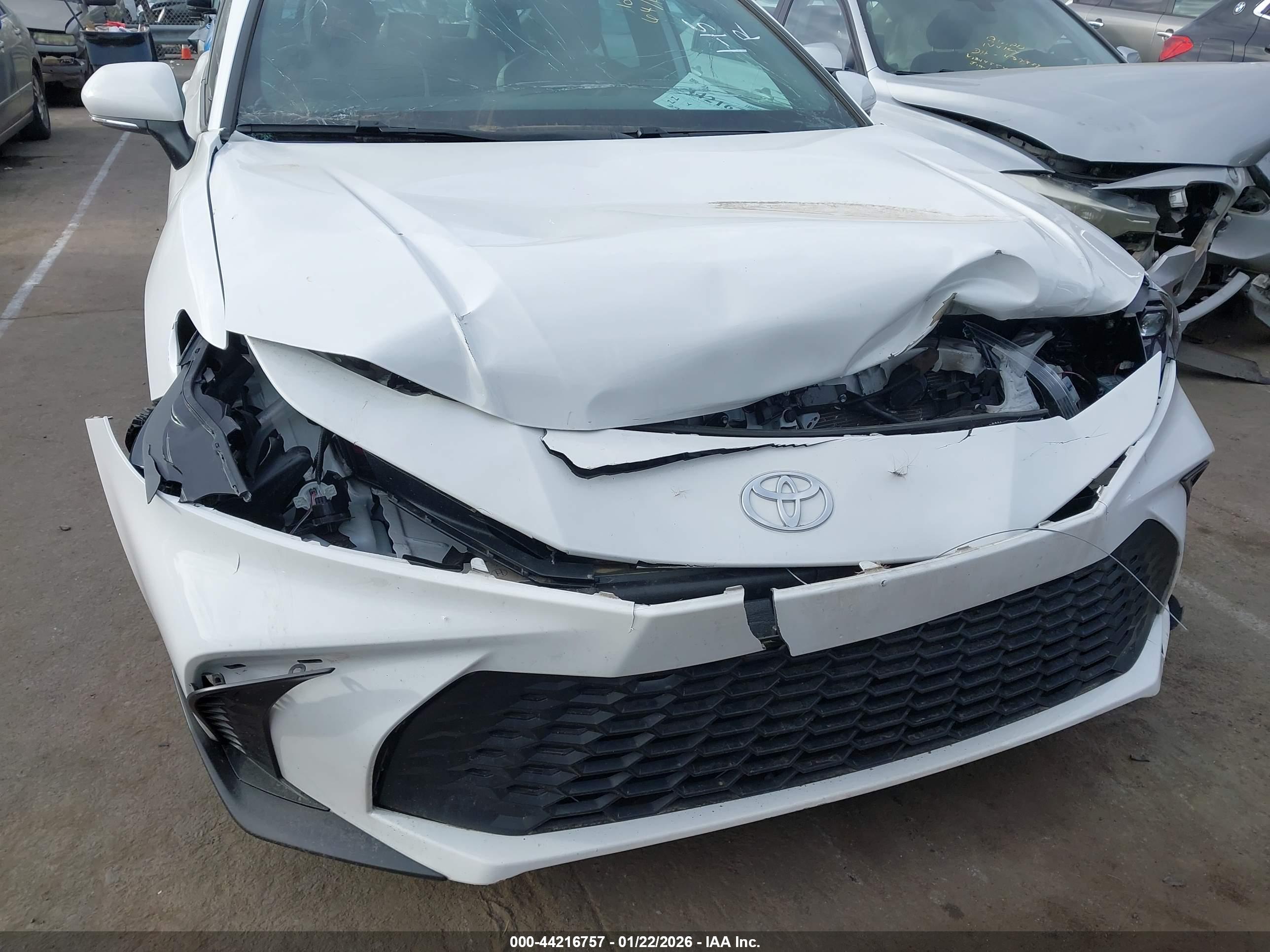 TOYOTA CAMRY image 6