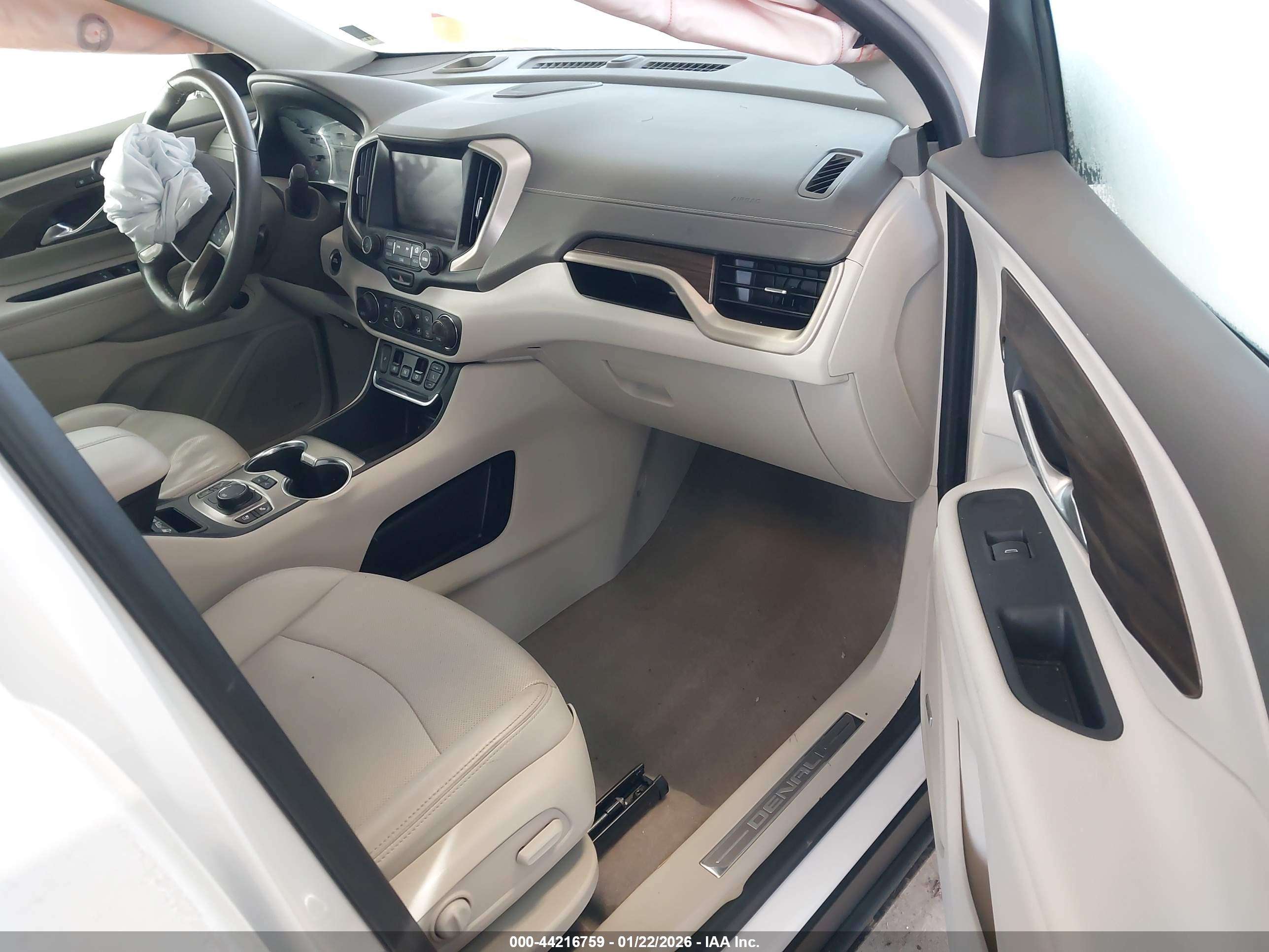 GMC TERRAIN image 5