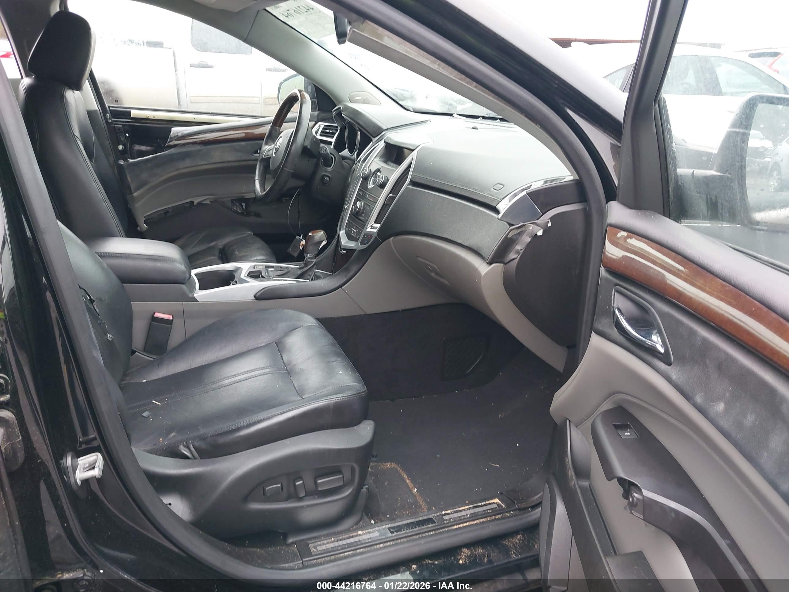 CADILLAC SRX image 5