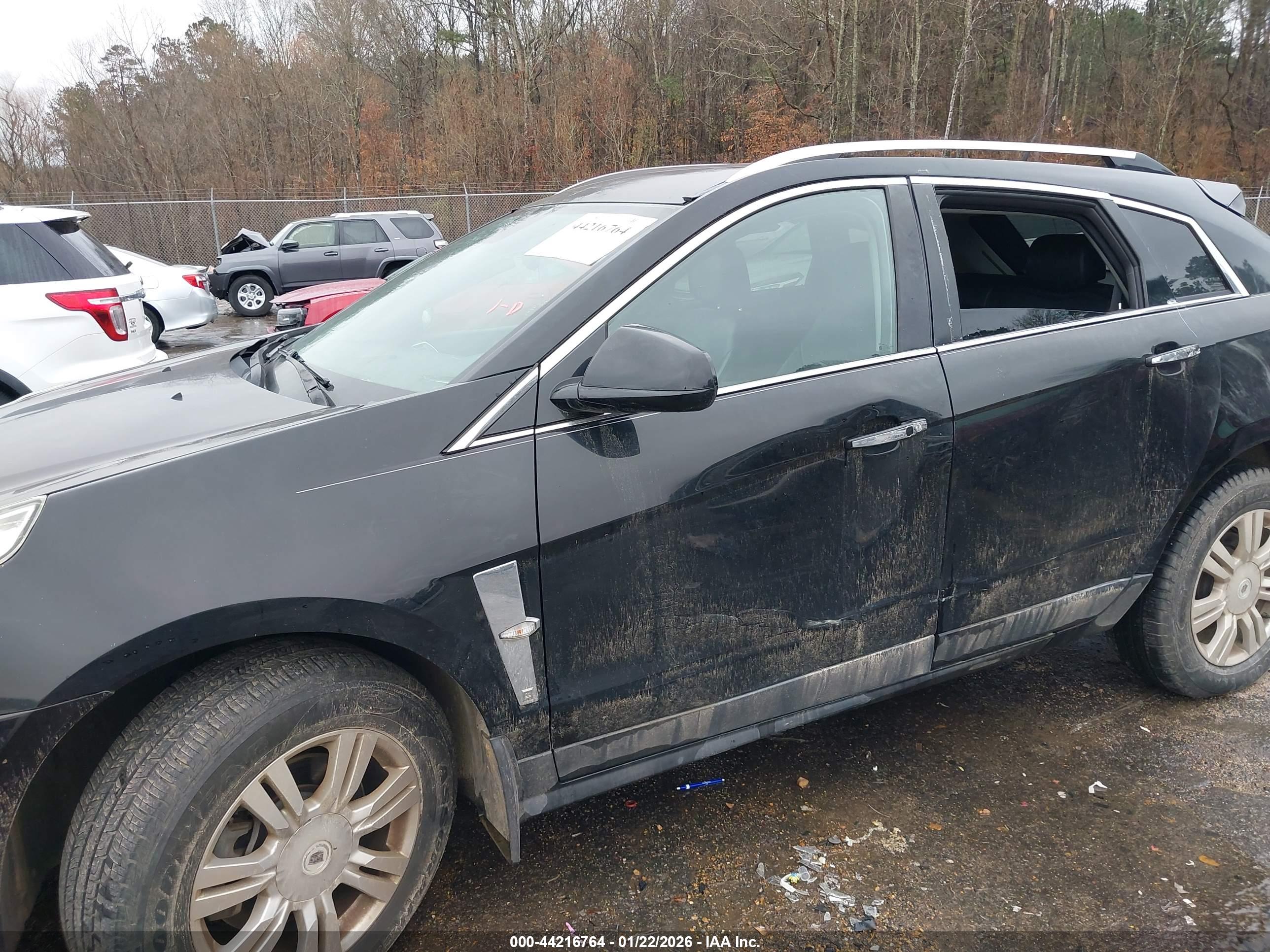 CADILLAC SRX image 6