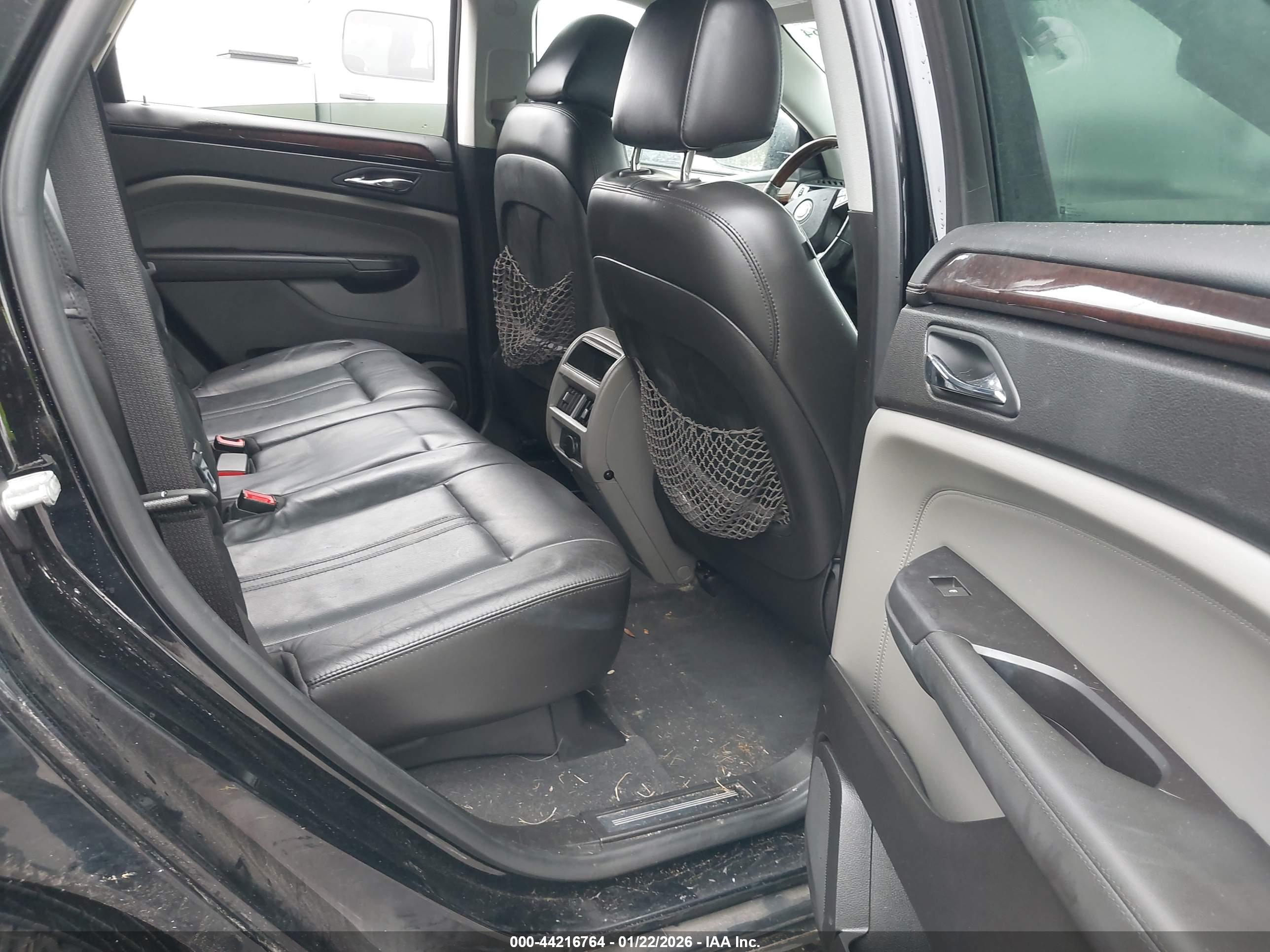 CADILLAC SRX image 8