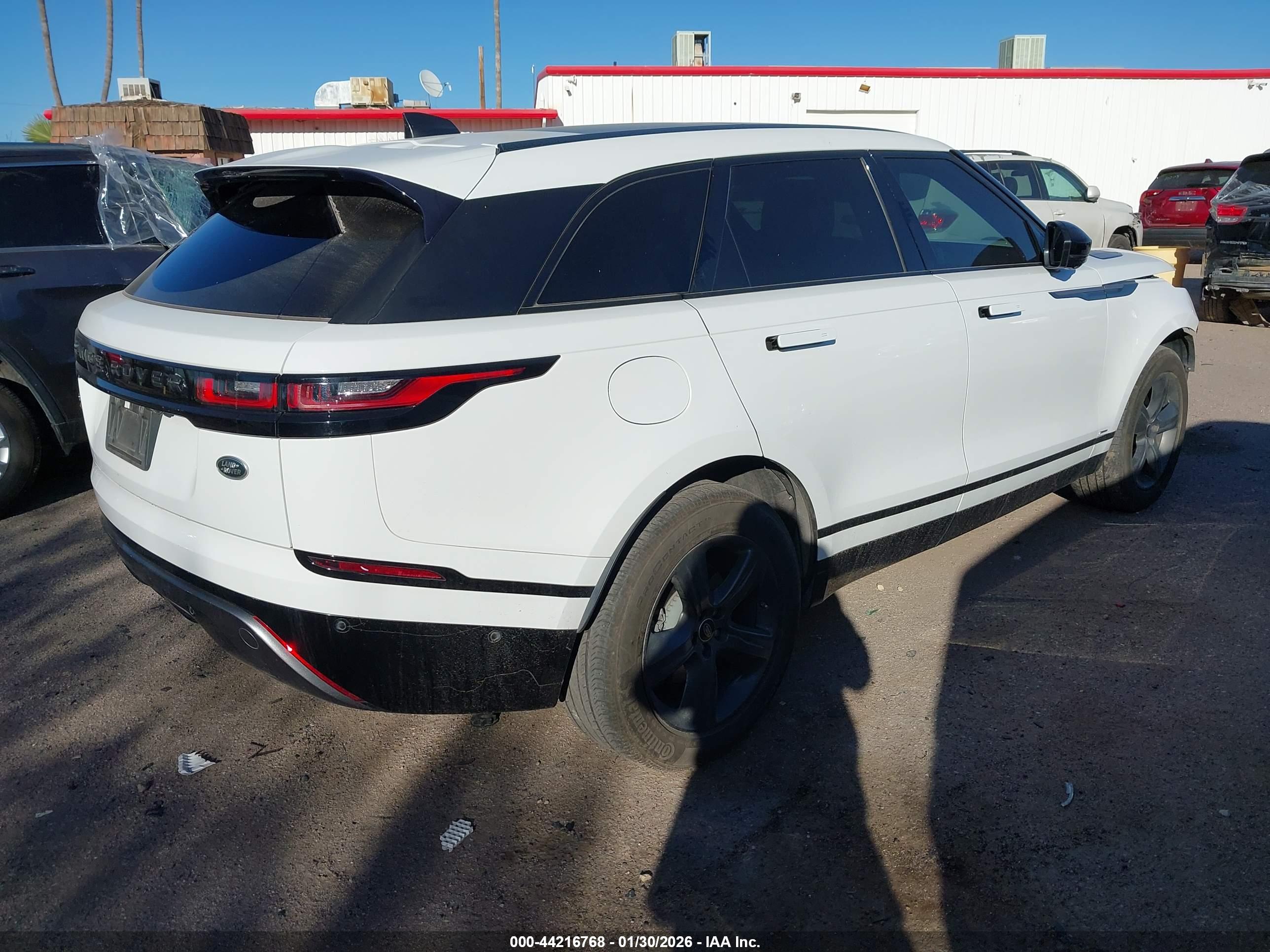 LAND ROVER image 4