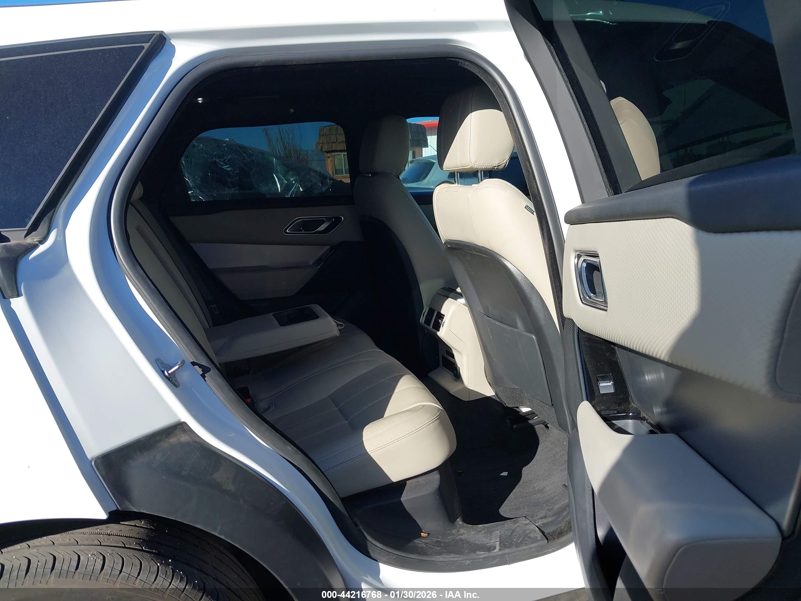 LAND ROVER image 8