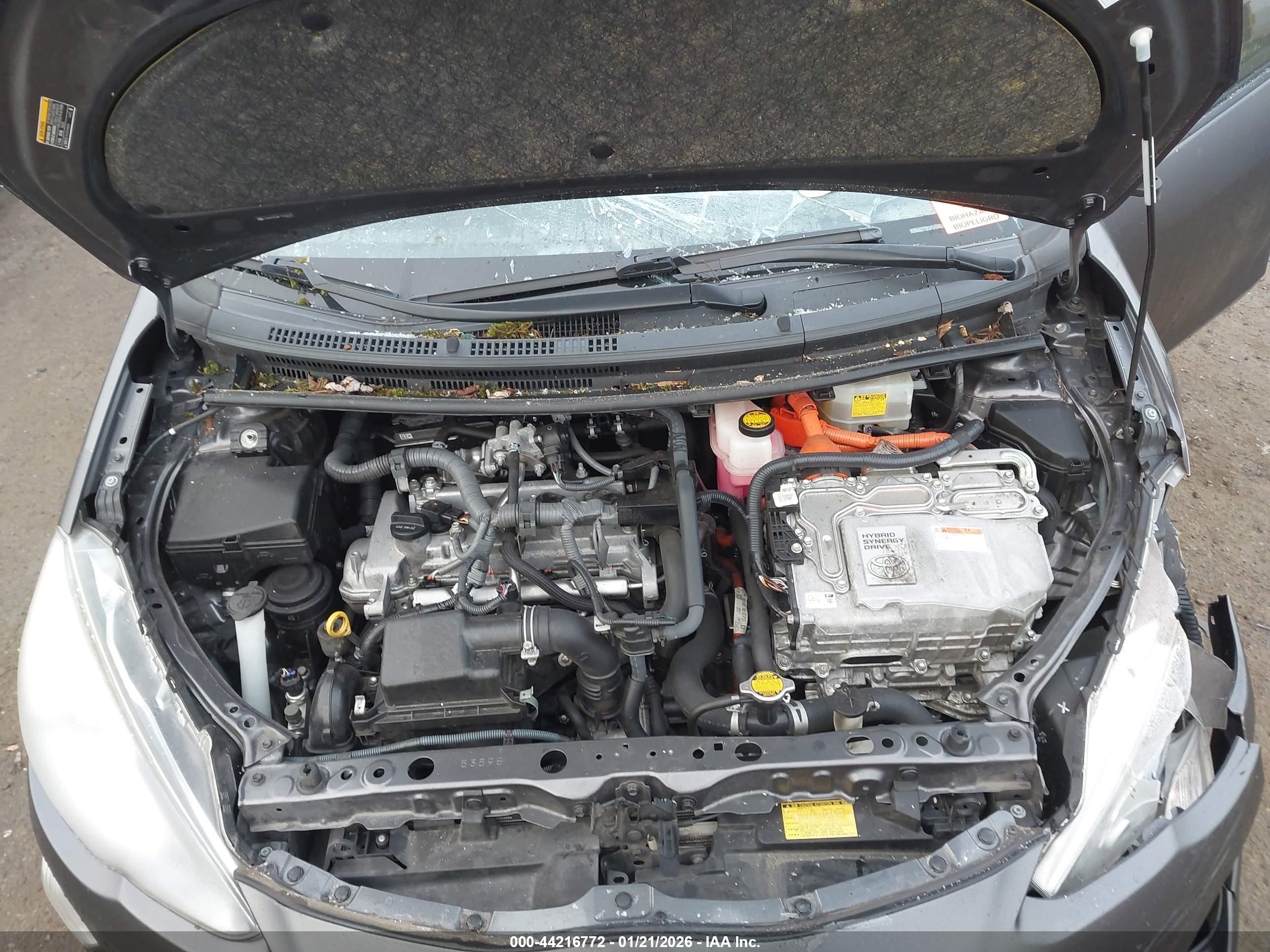 TOYOTA PRIUS image 10