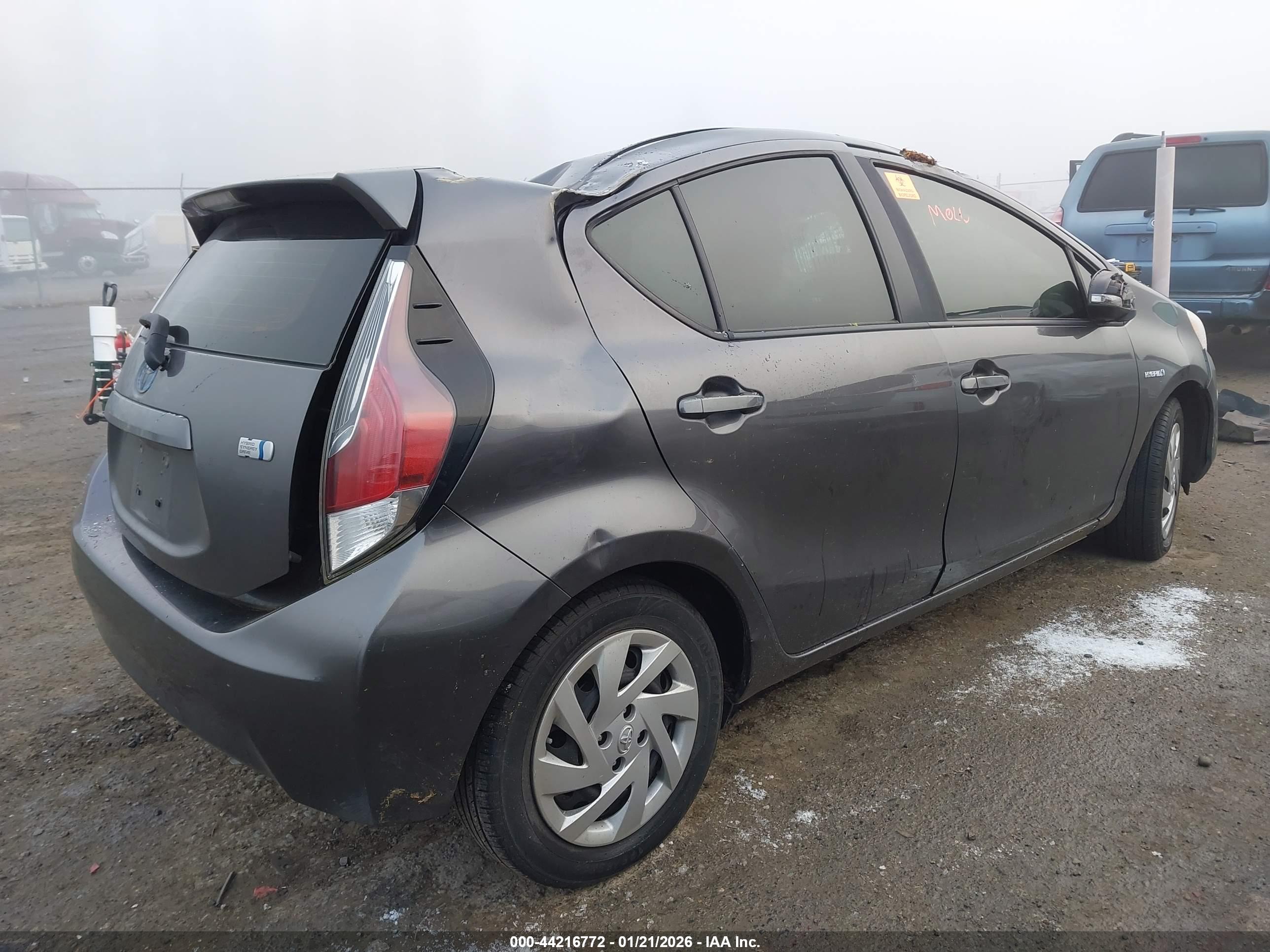 TOYOTA PRIUS image 4