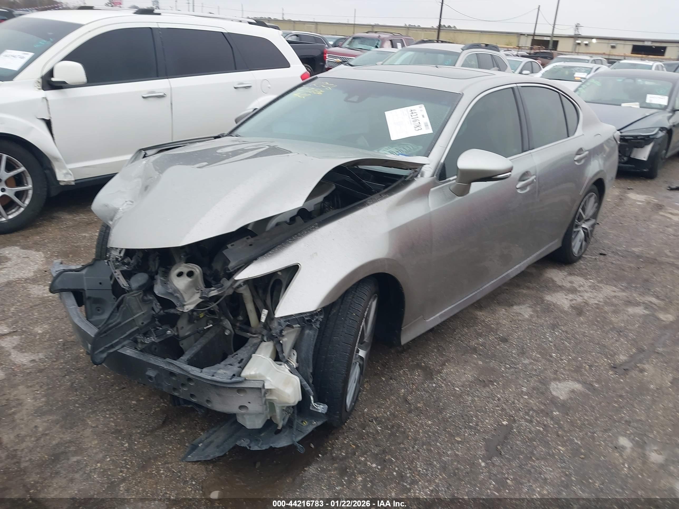 LEXUS GS image 2
