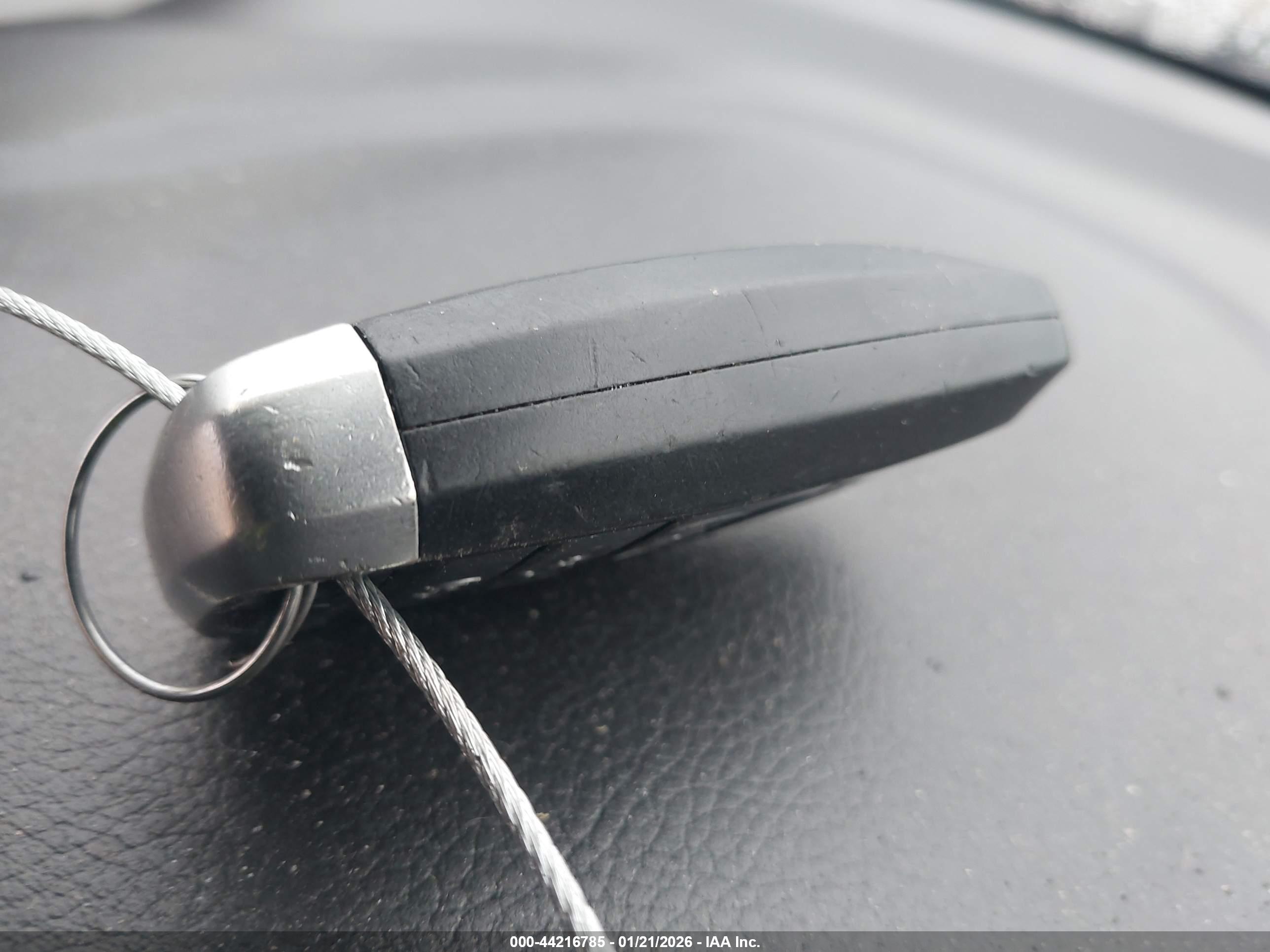 FORD FUSION image 11