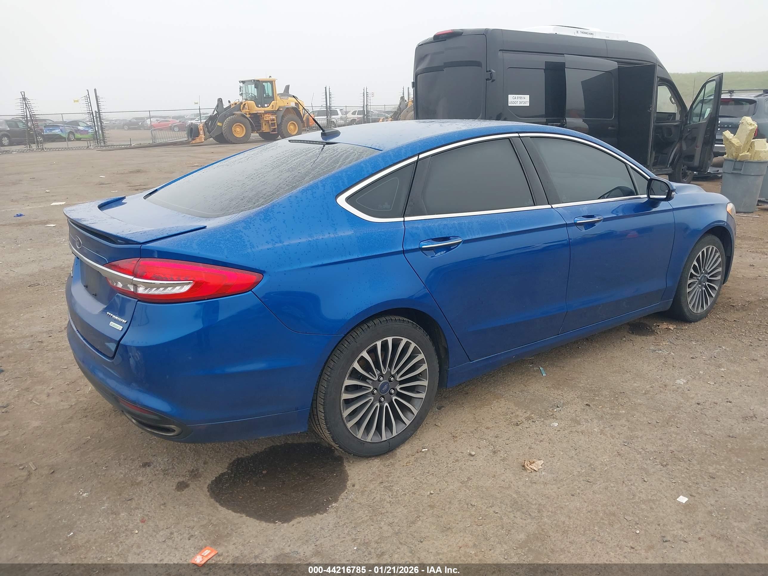 FORD FUSION image 4