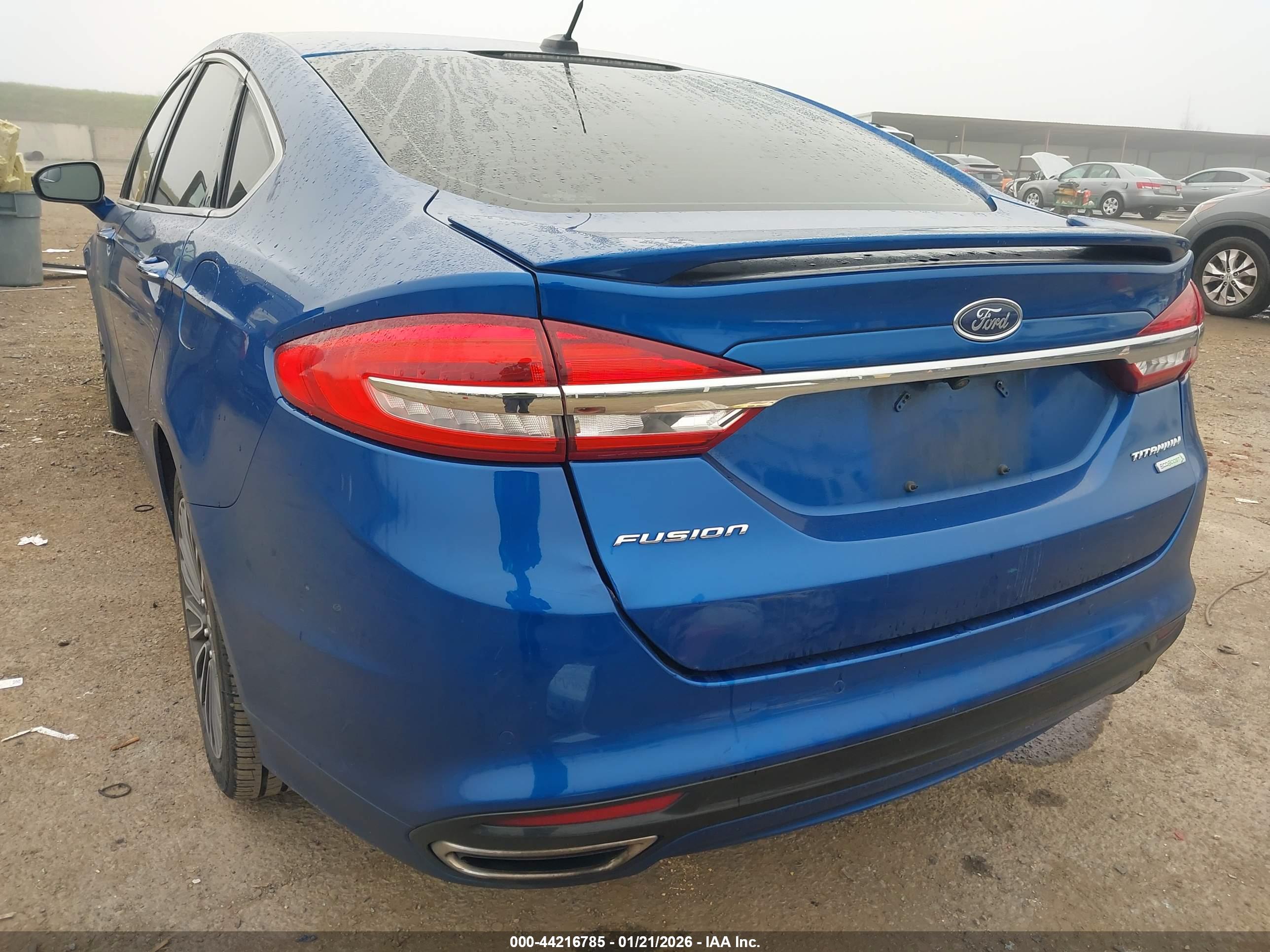 FORD FUSION image 6