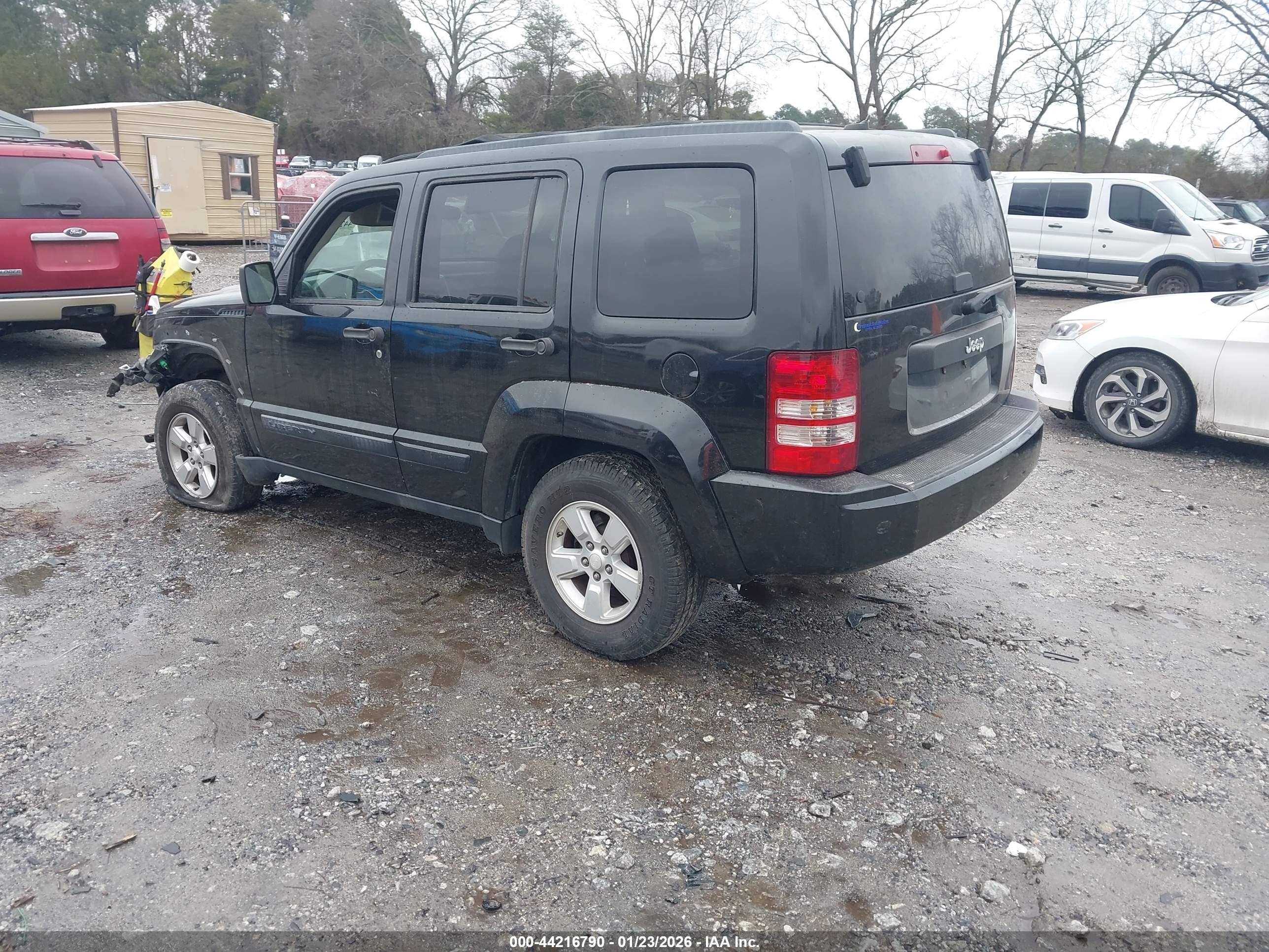 JEEP LIBERTY image 3