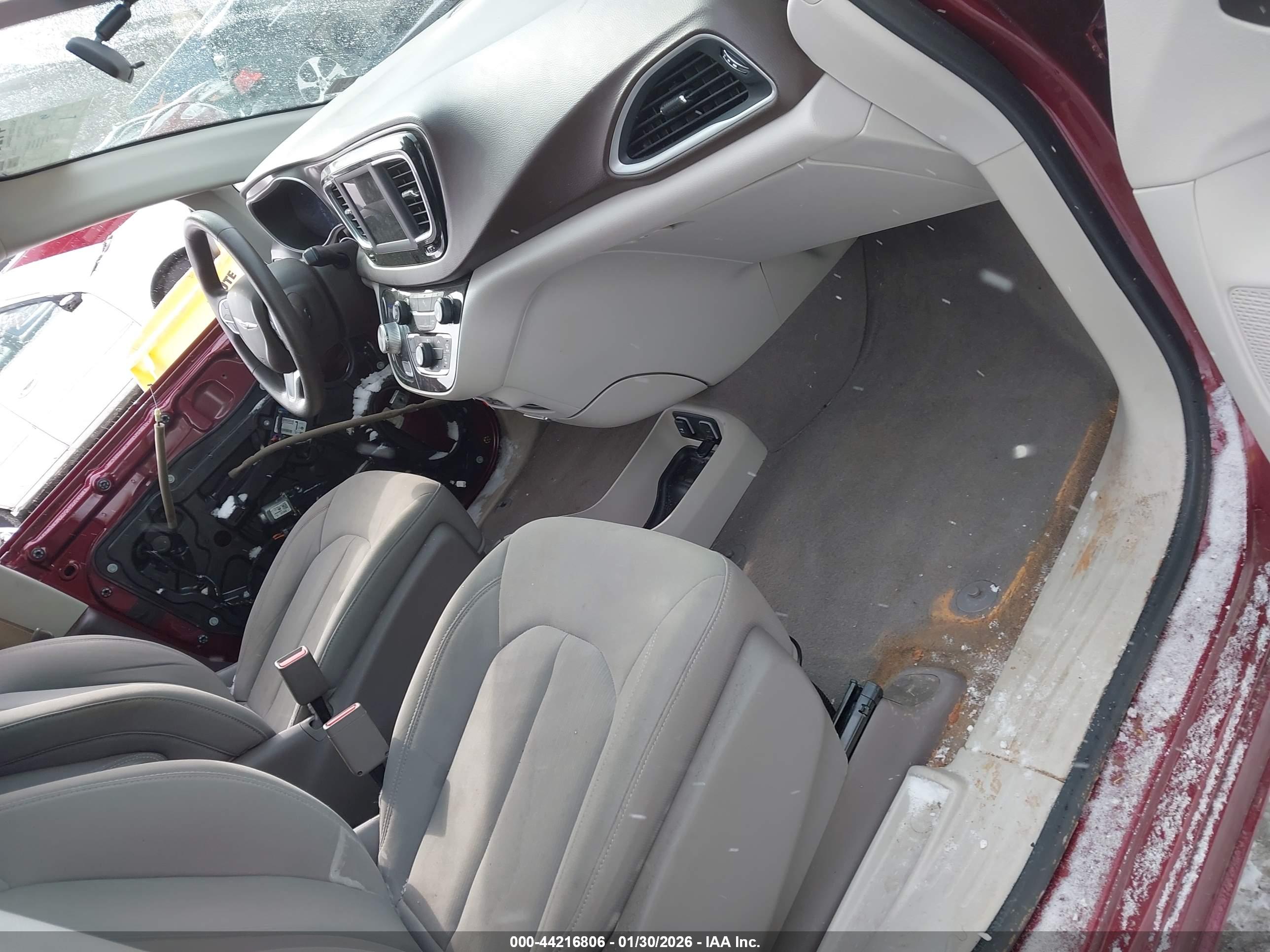 CHRYSLER PACIFICA image 5