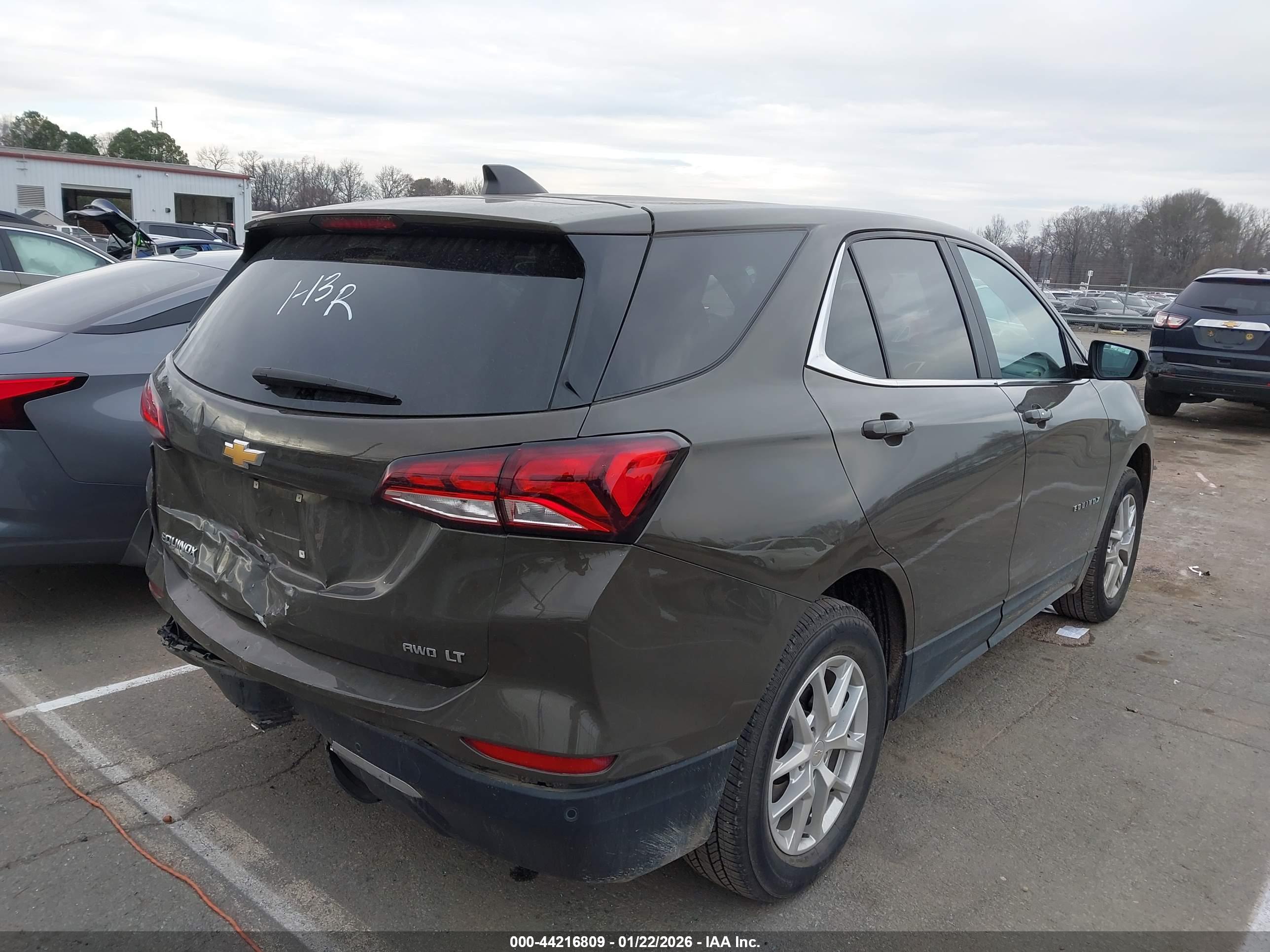 CHEVROLET EQUINOX image 4