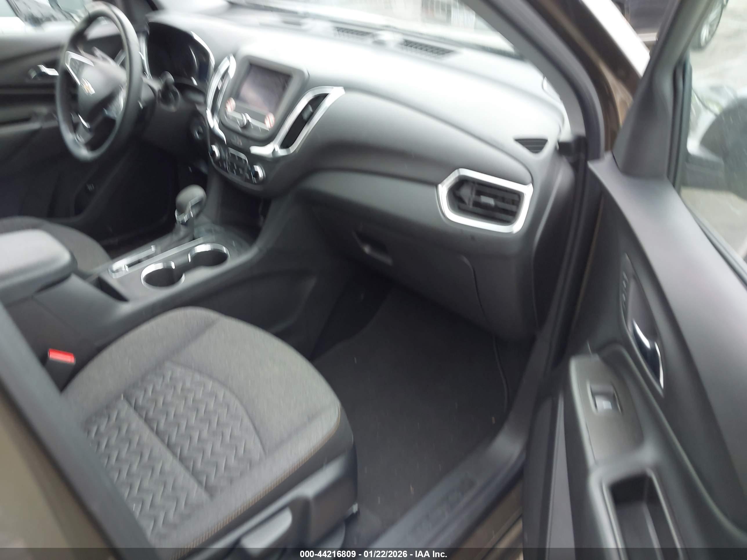 CHEVROLET EQUINOX image 5