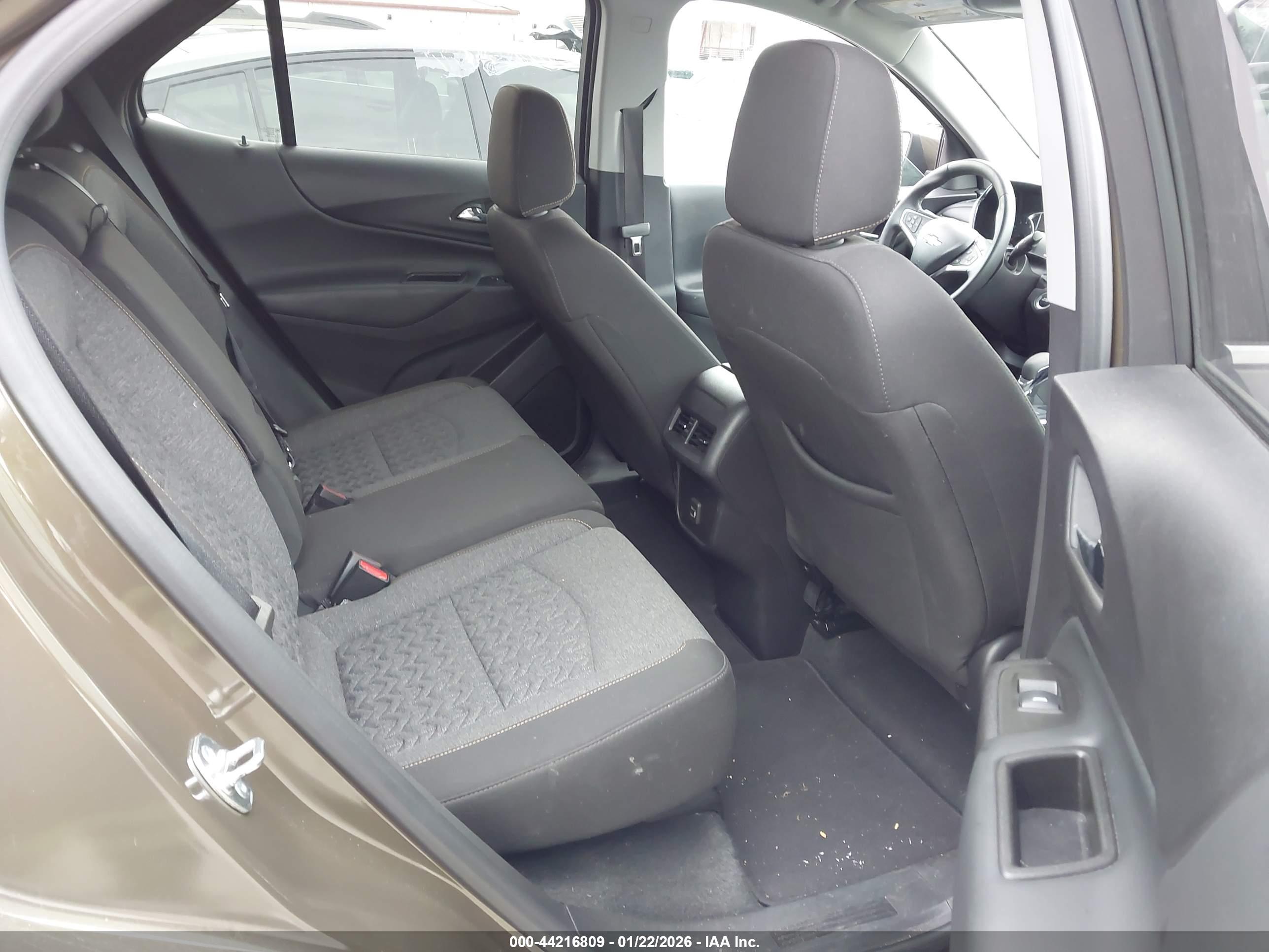 CHEVROLET EQUINOX image 8
