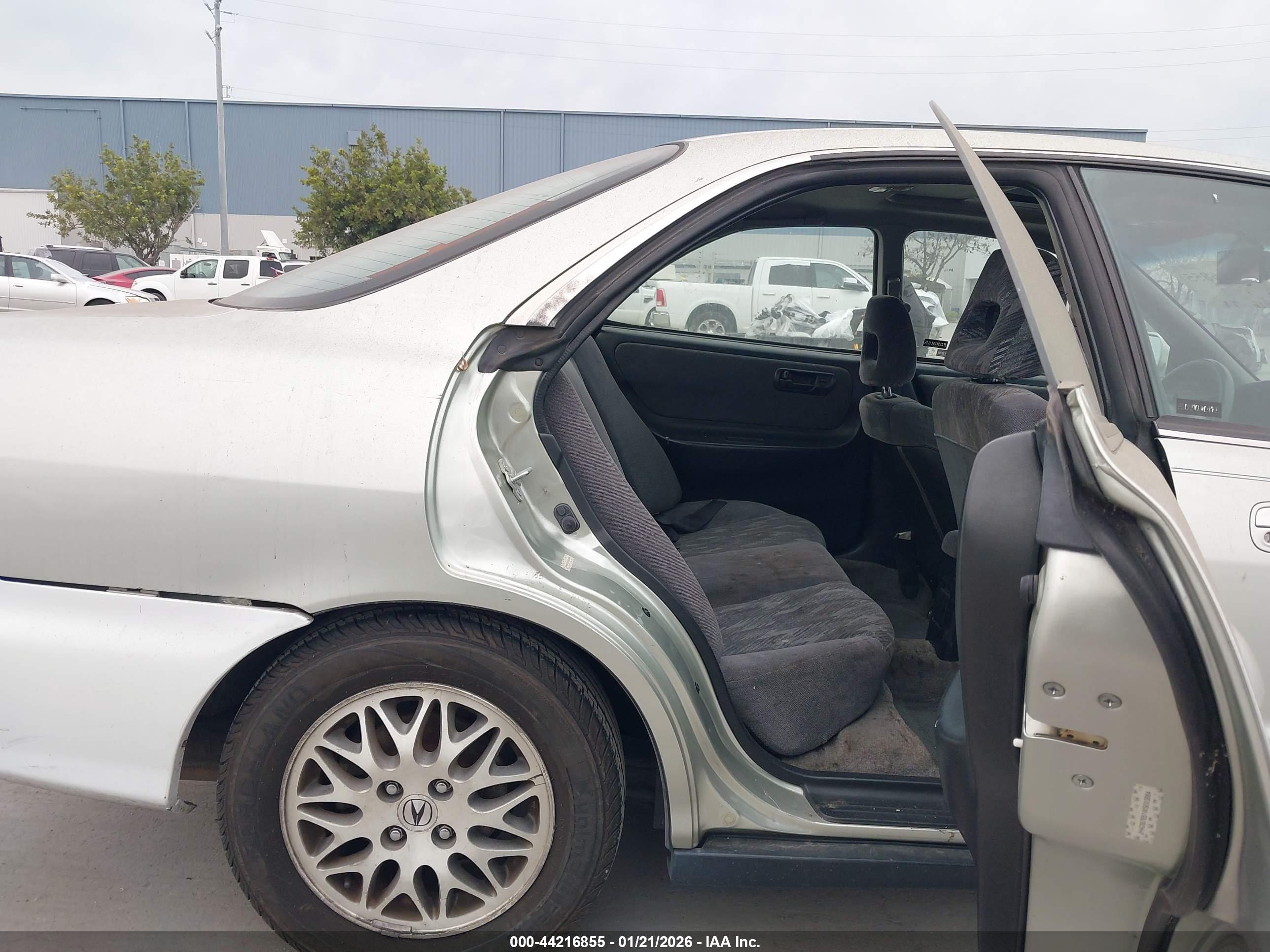 ACURA INTEGRA image 8