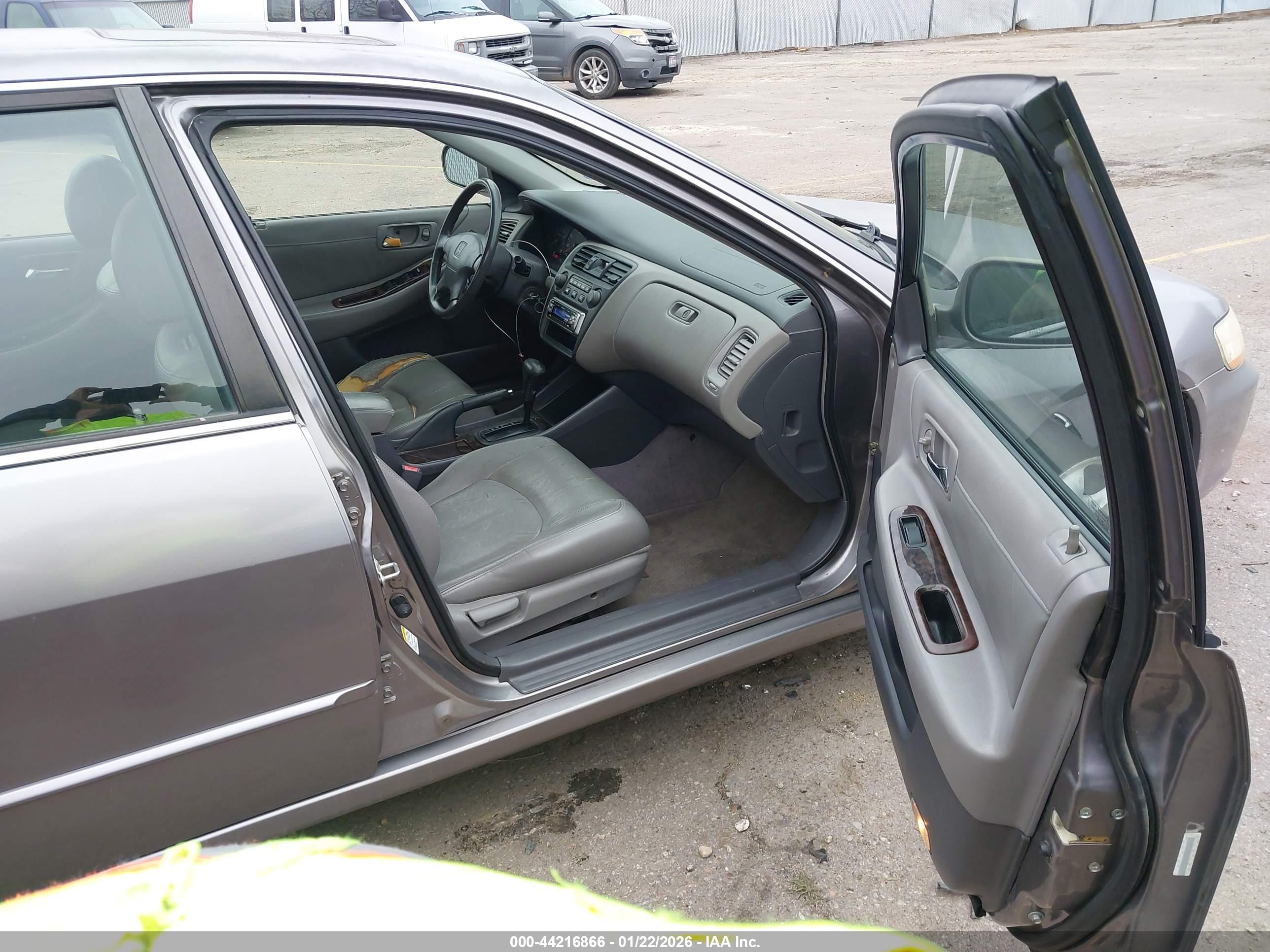HONDA ACCORD image 5