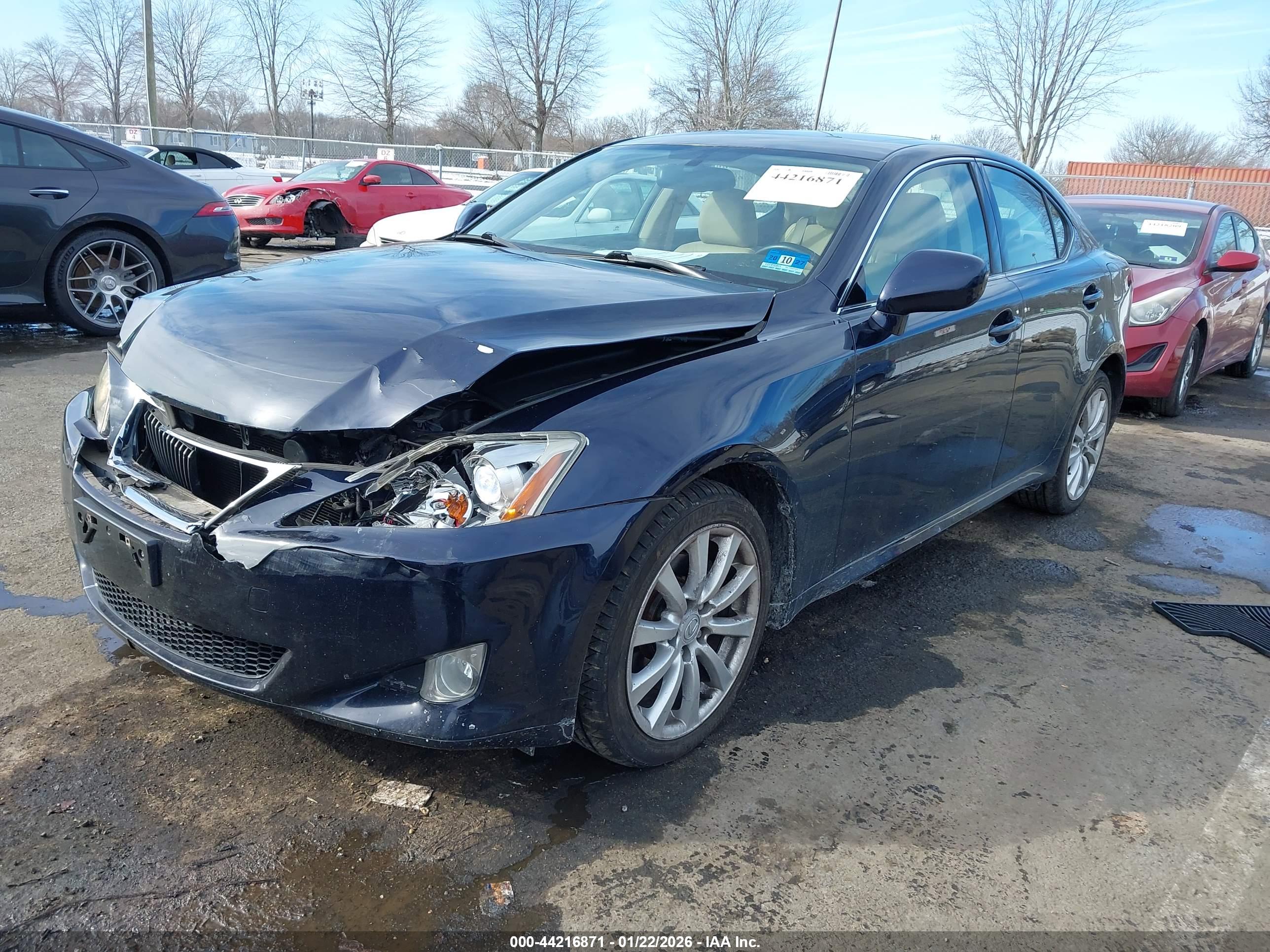 LEXUS IS image 2