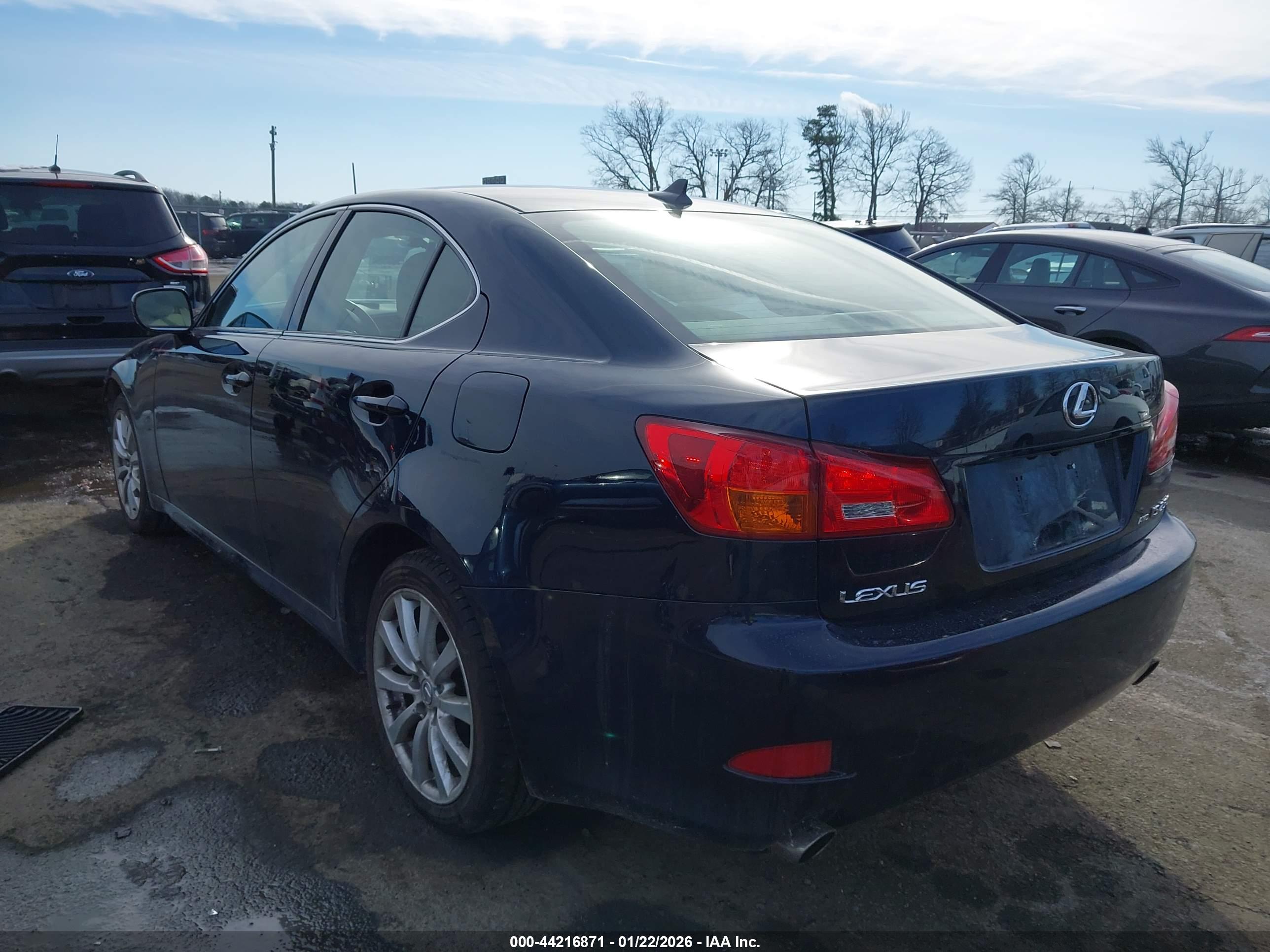 LEXUS IS image 3