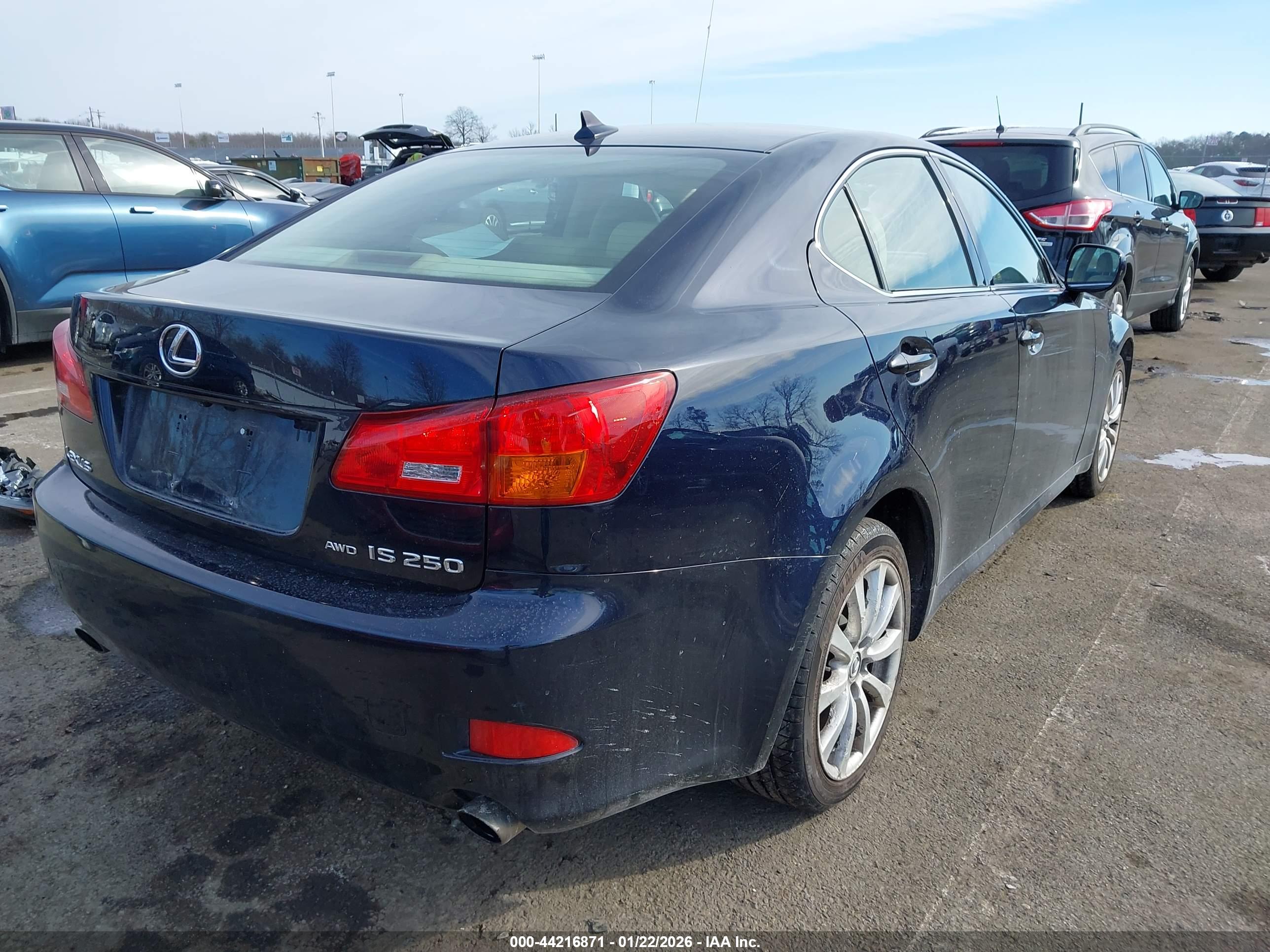 LEXUS IS image 4