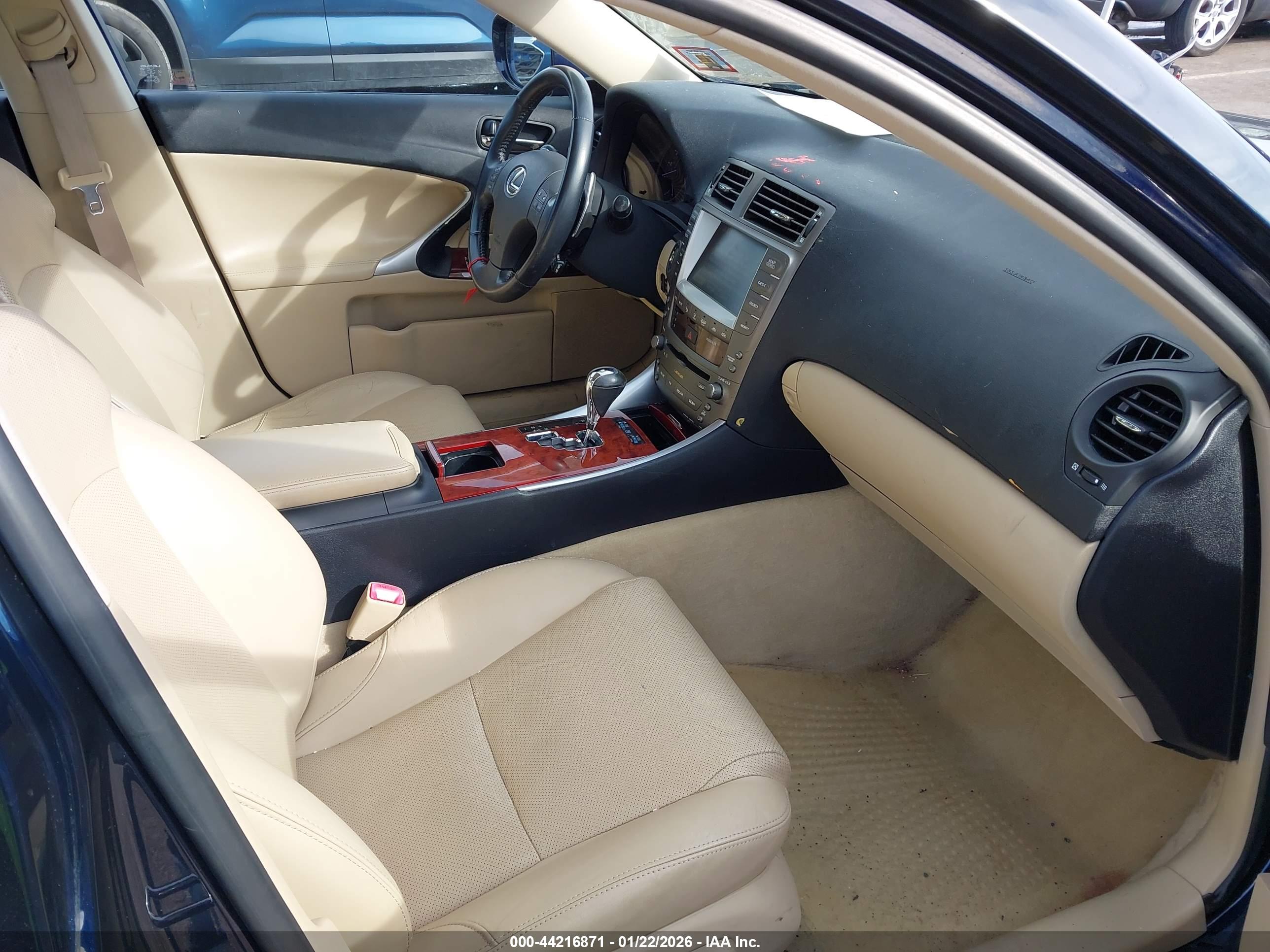 LEXUS IS image 5