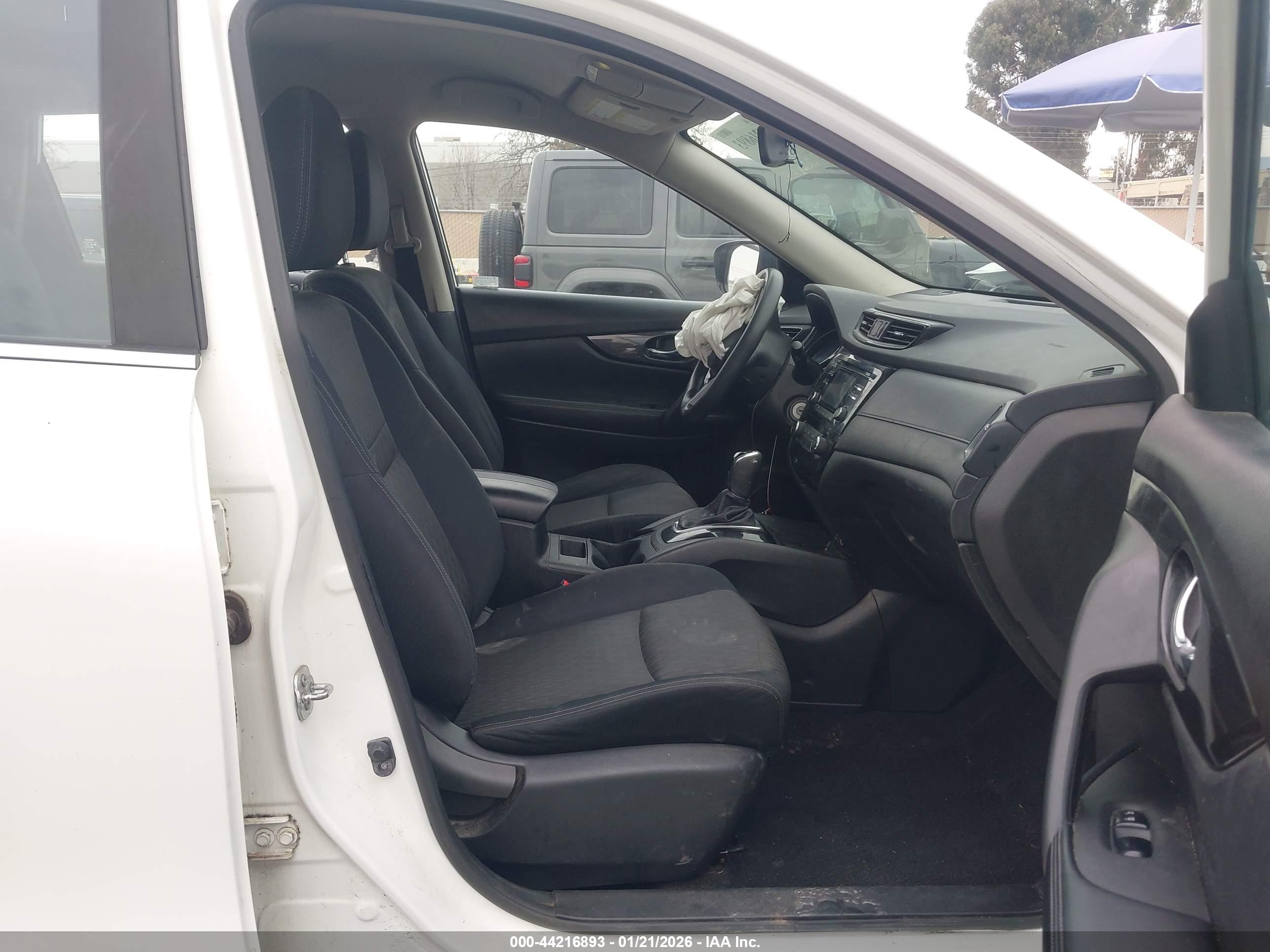 NISSAN ROGUE image 5